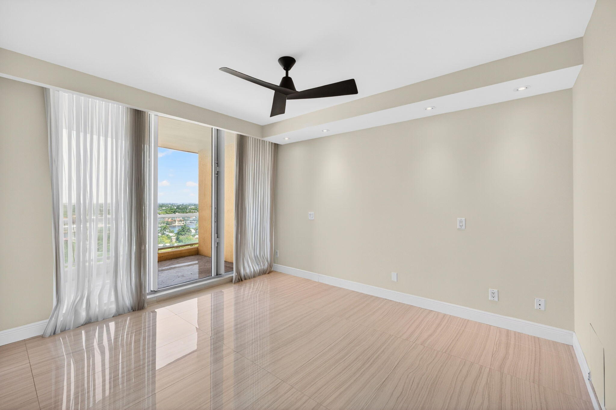 2100 N Ocean #16e, Fort Lauderdale FL 33305