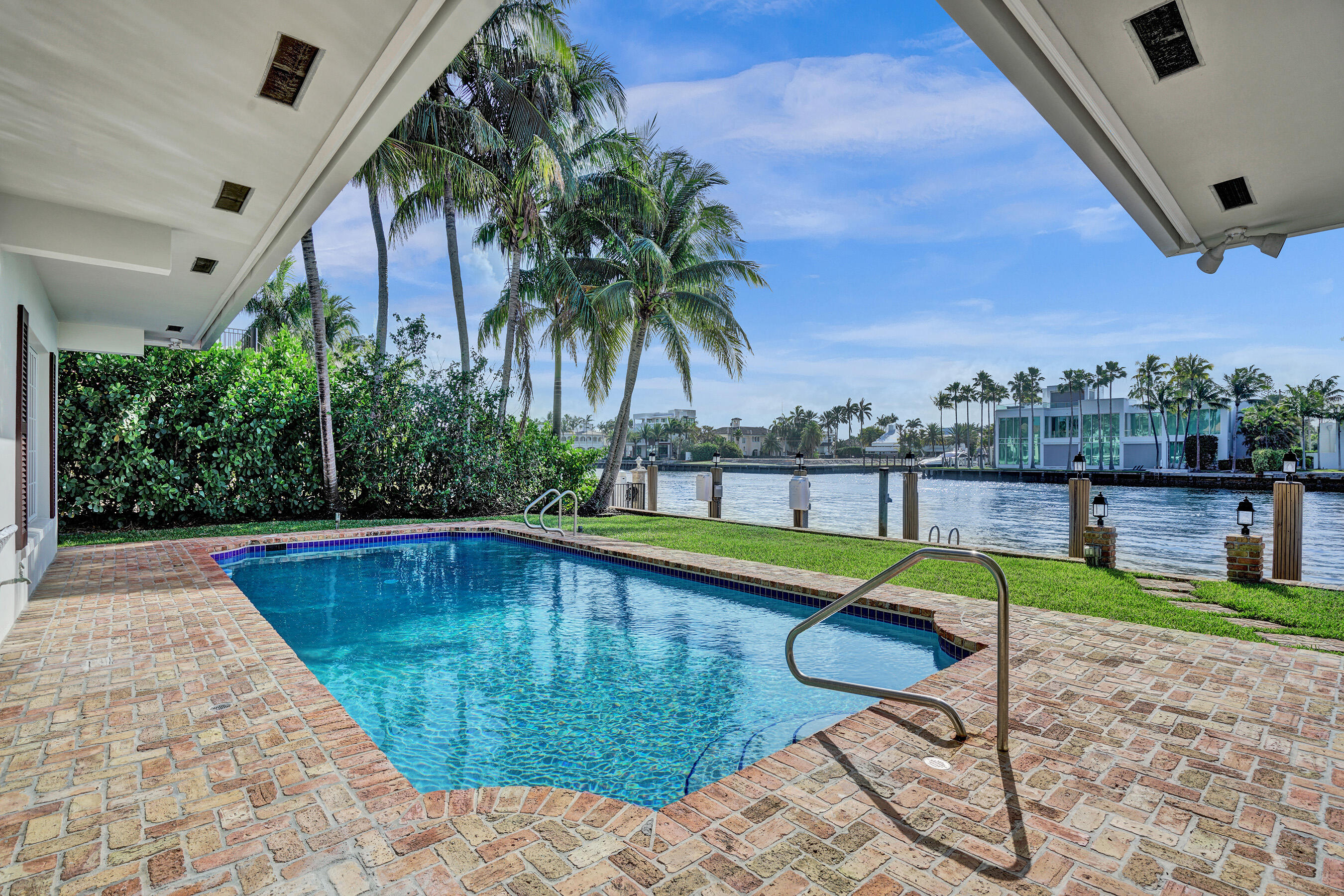 7 Saranac, Sea Ranch Lakes FL 33308