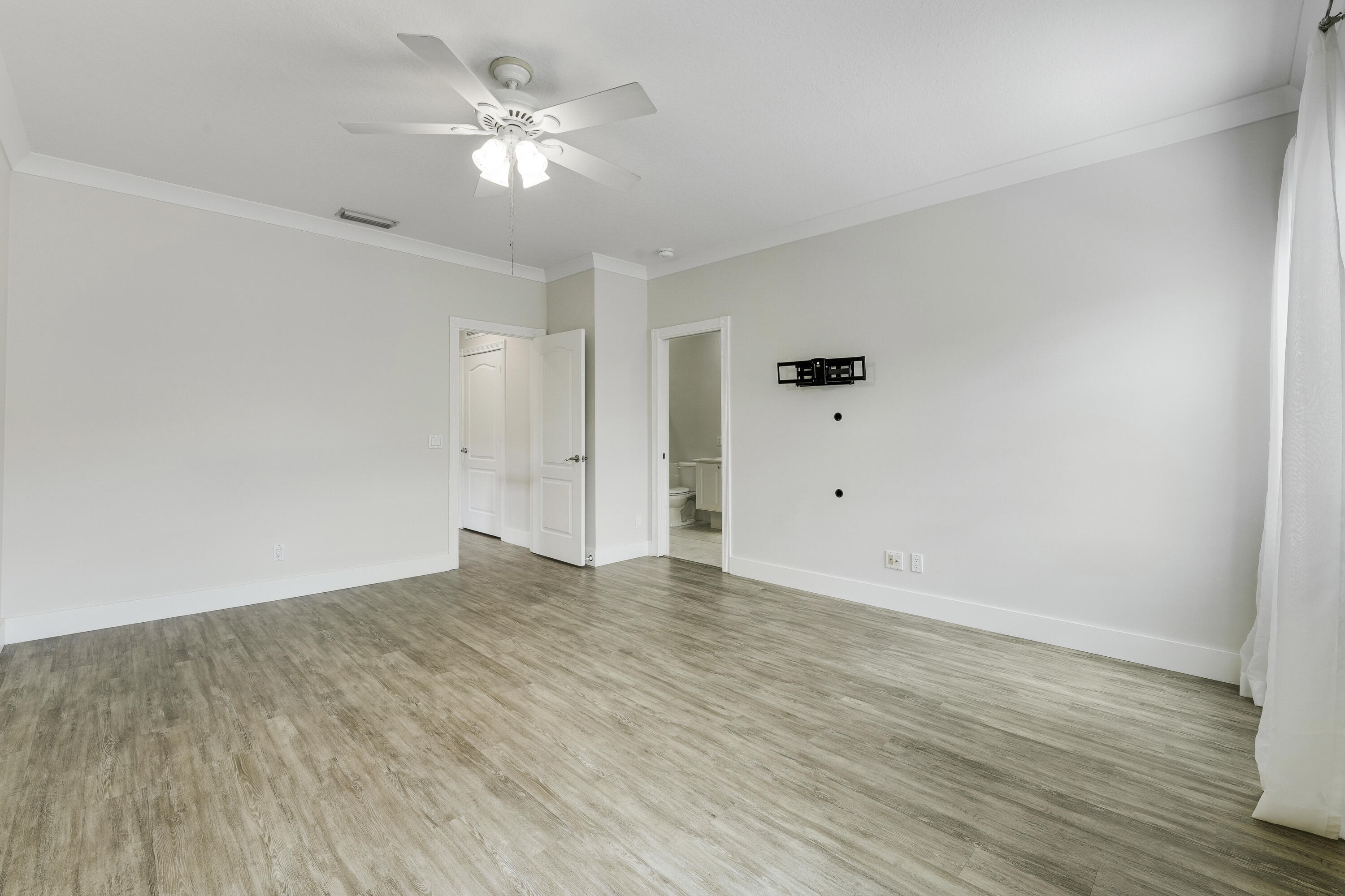2052 Tarpon Lake, West Palm Beach FL 33411