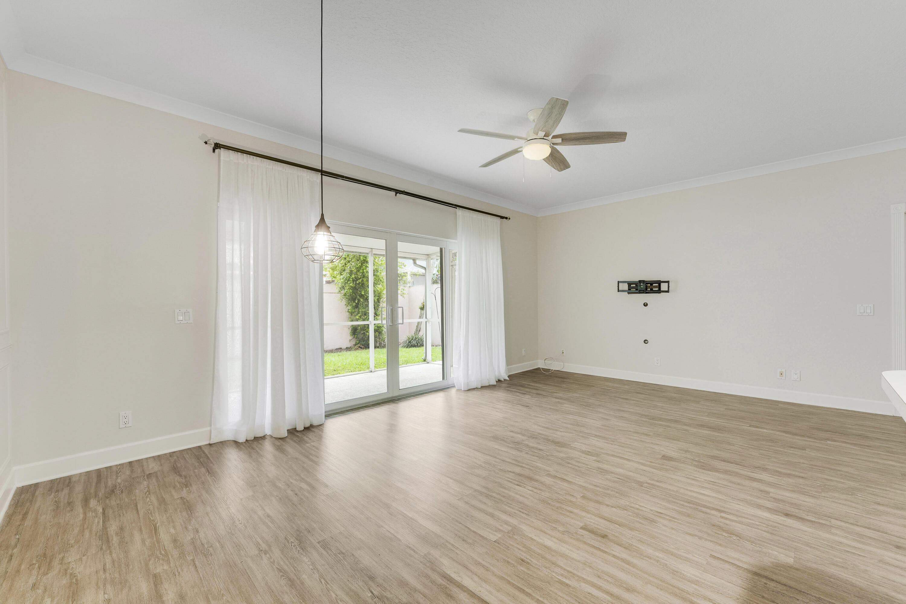 2052 Tarpon Lake, West Palm Beach FL 33411