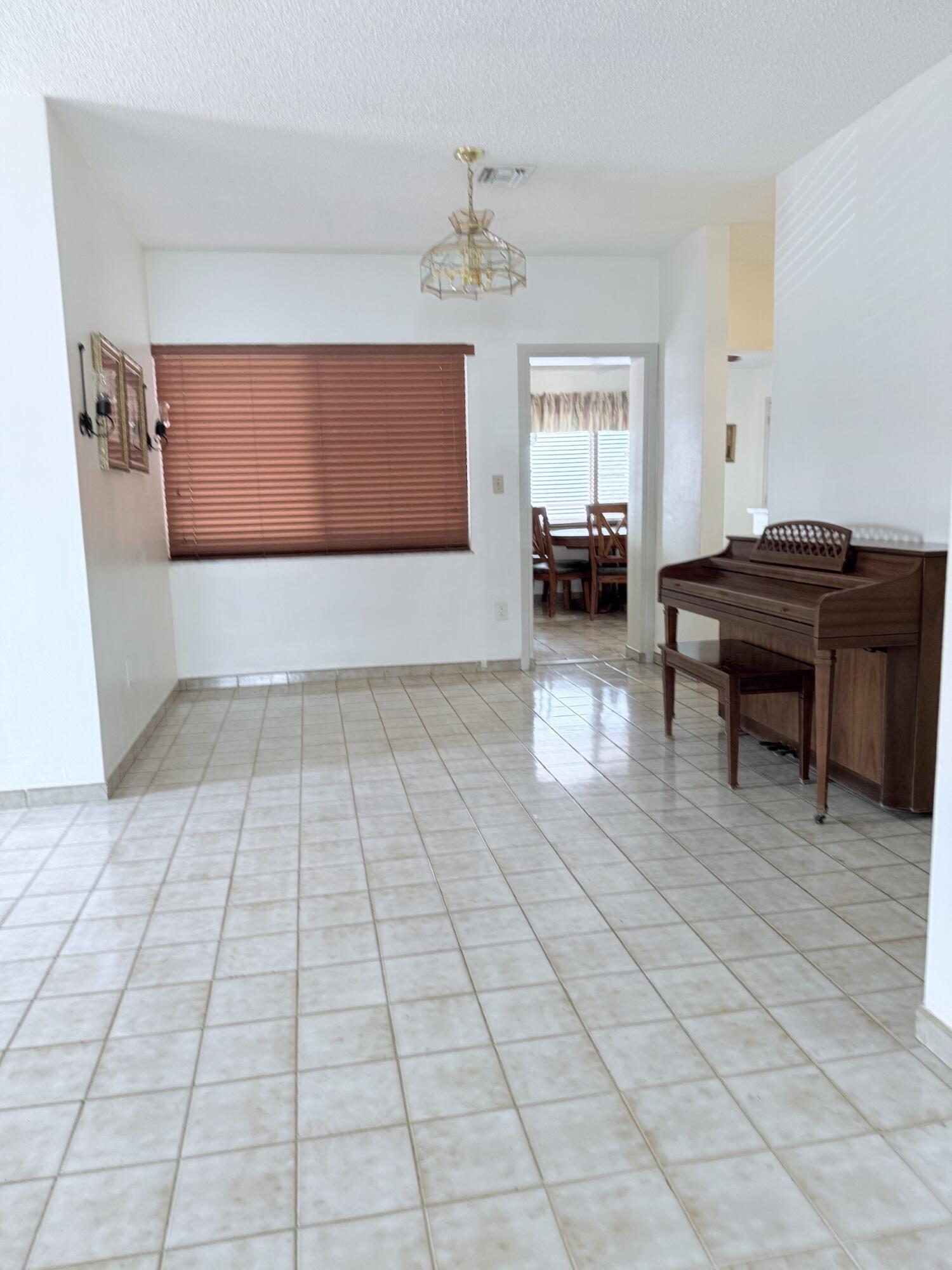 957 W 67th, Hialeah FL 33012