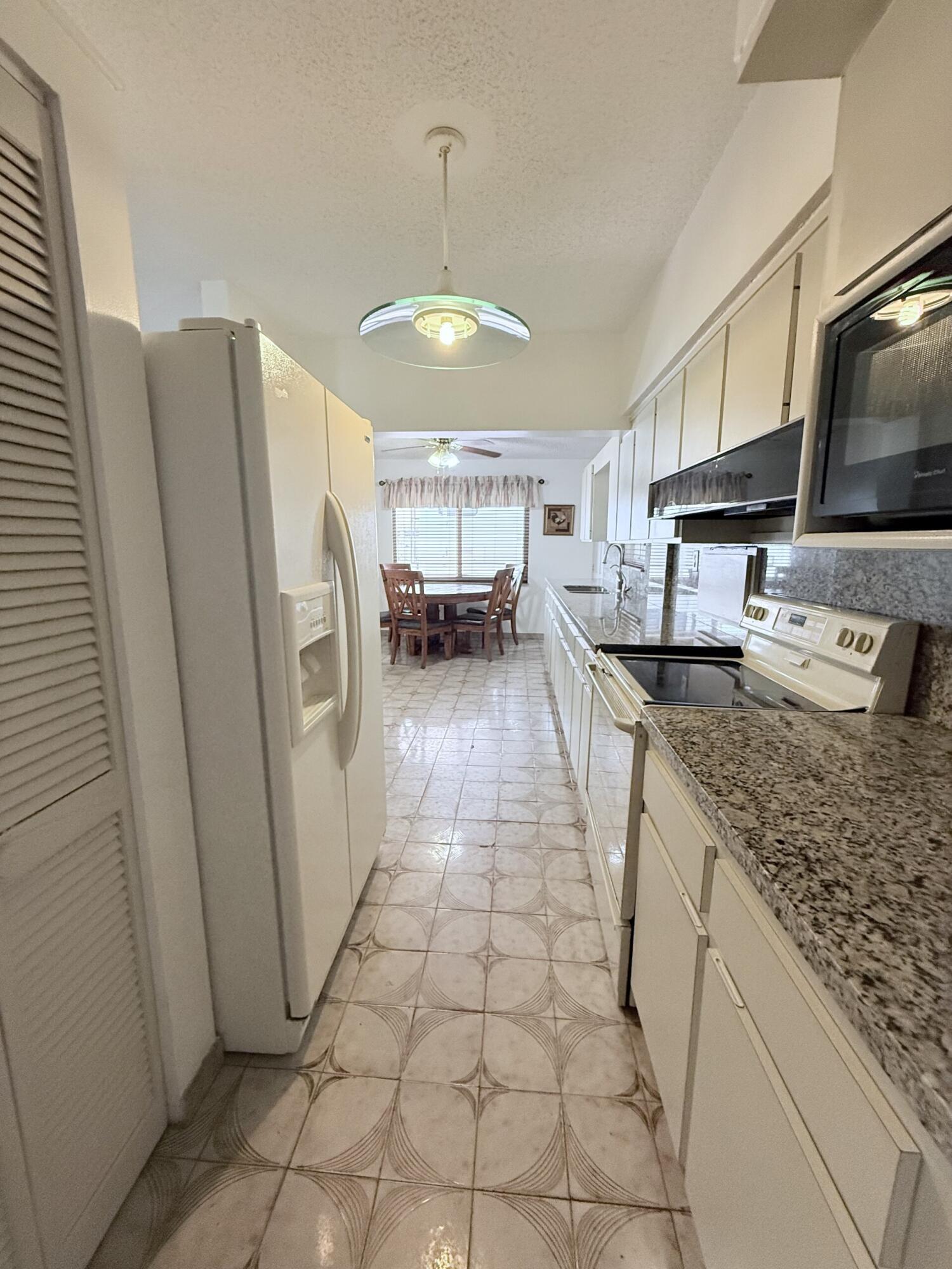 957 W 67th, Hialeah FL 33012