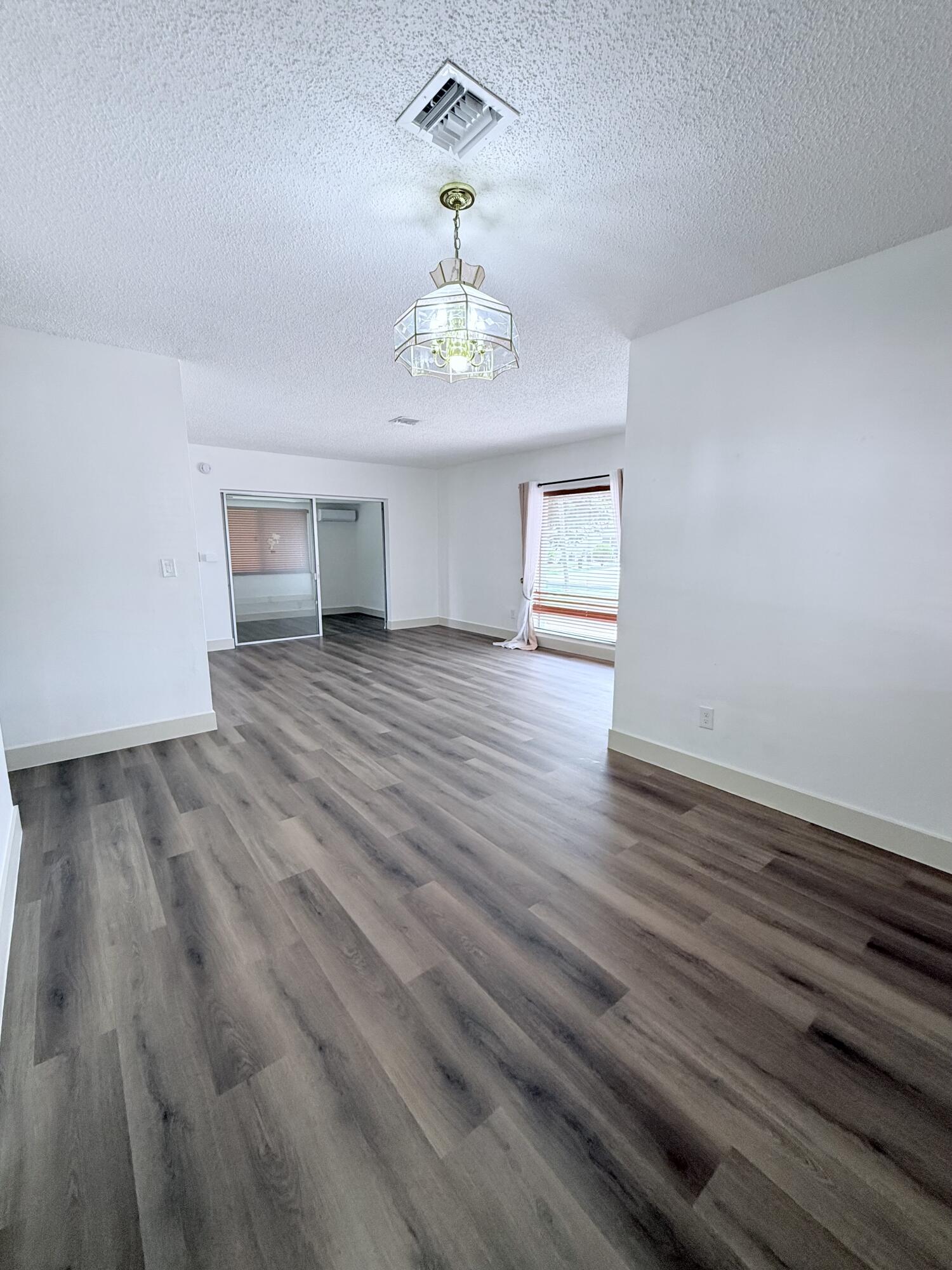957 W 67th, Hialeah FL 33012