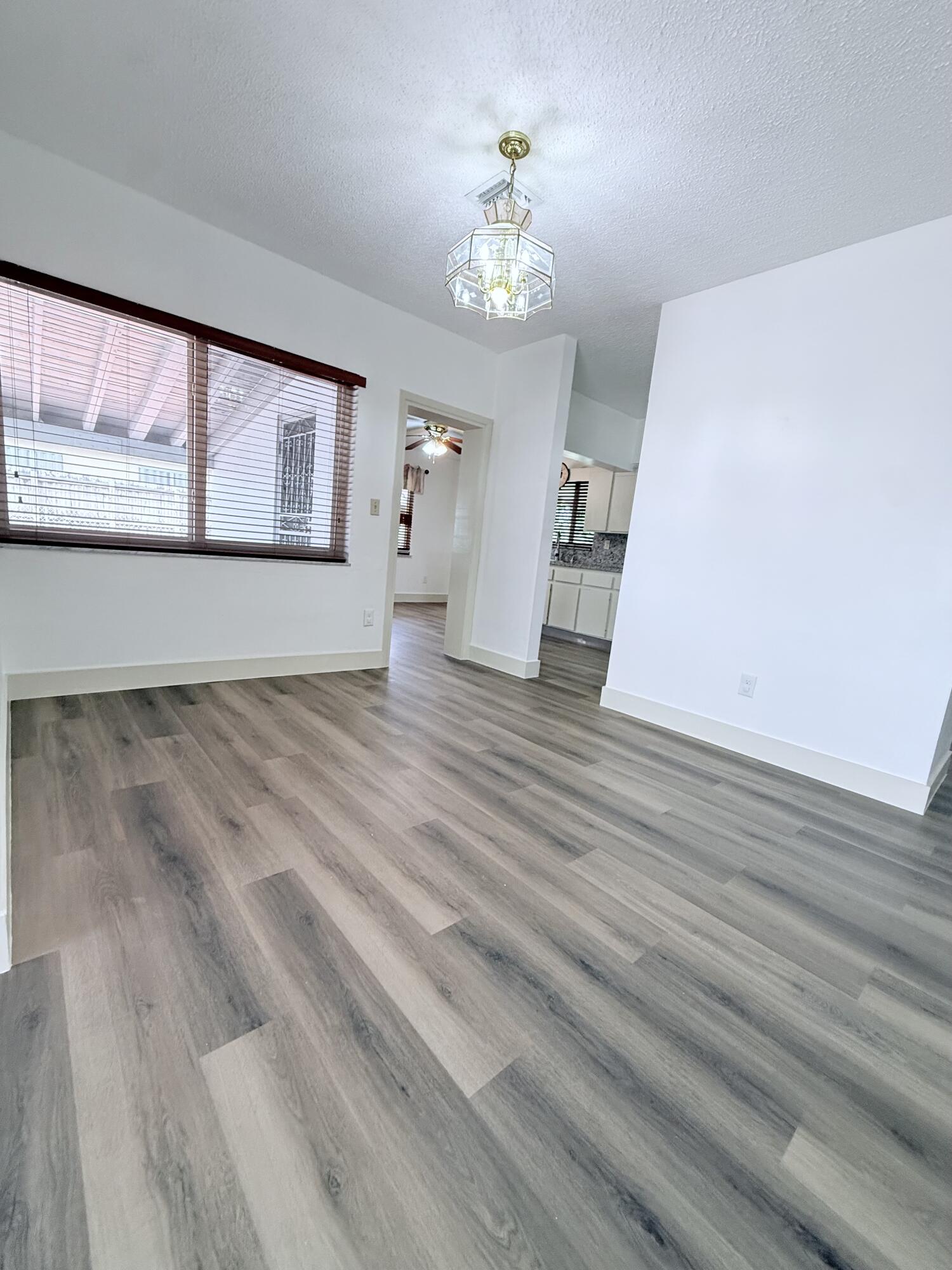 957 W 67th, Hialeah FL 33012