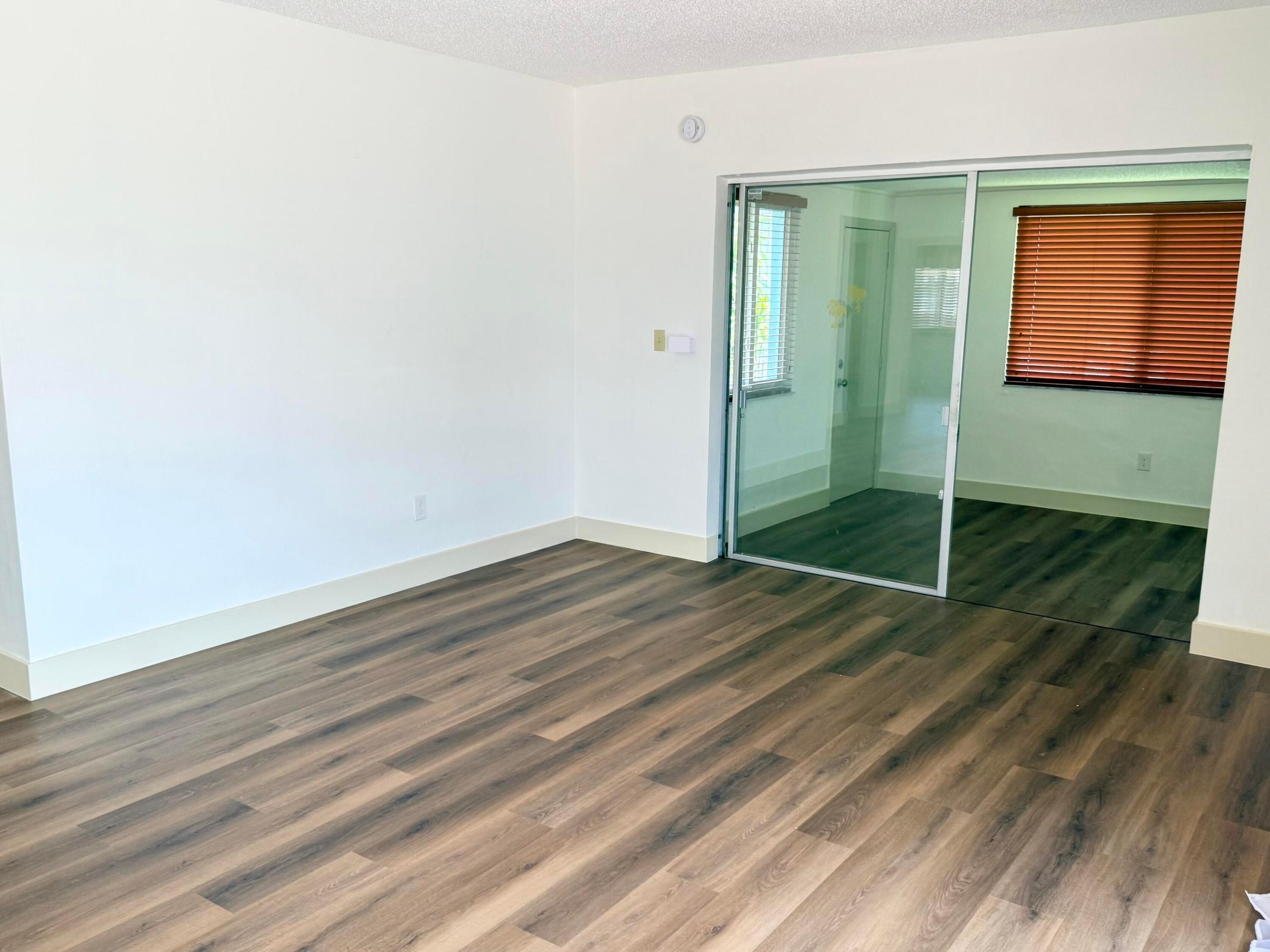 957 W 67th, Hialeah FL 33012