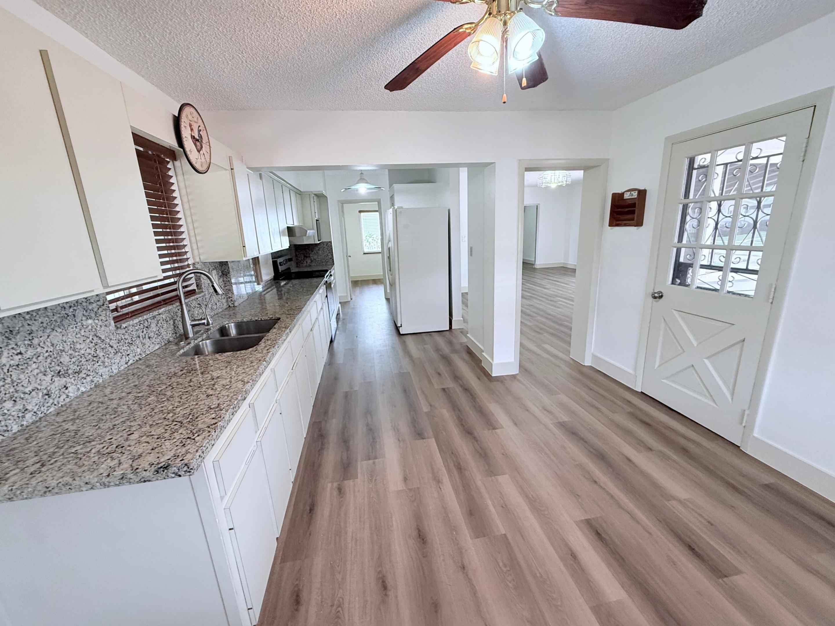 957 W 67th, Hialeah FL 33012