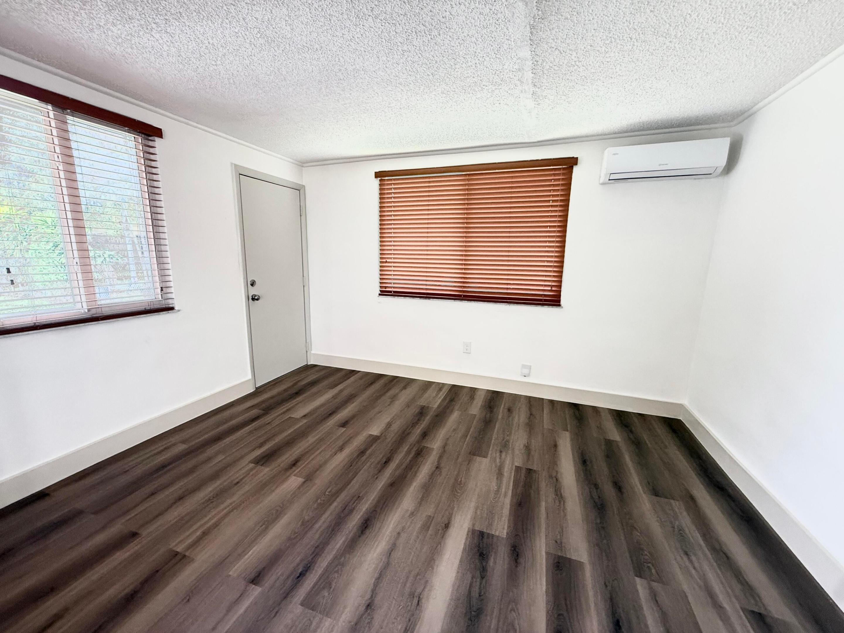 957 W 67th, Hialeah FL 33012