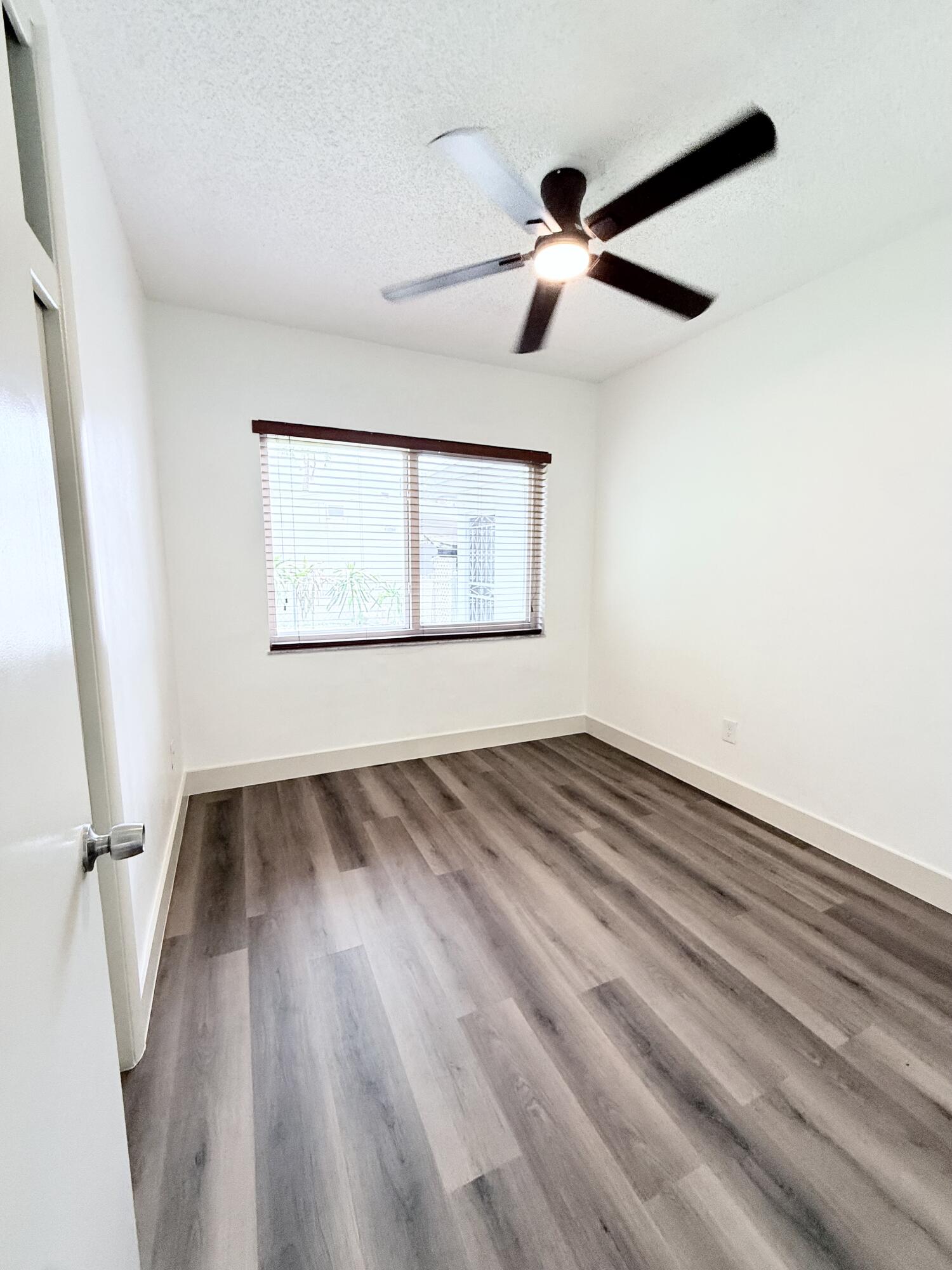 957 W 67th, Hialeah FL 33012