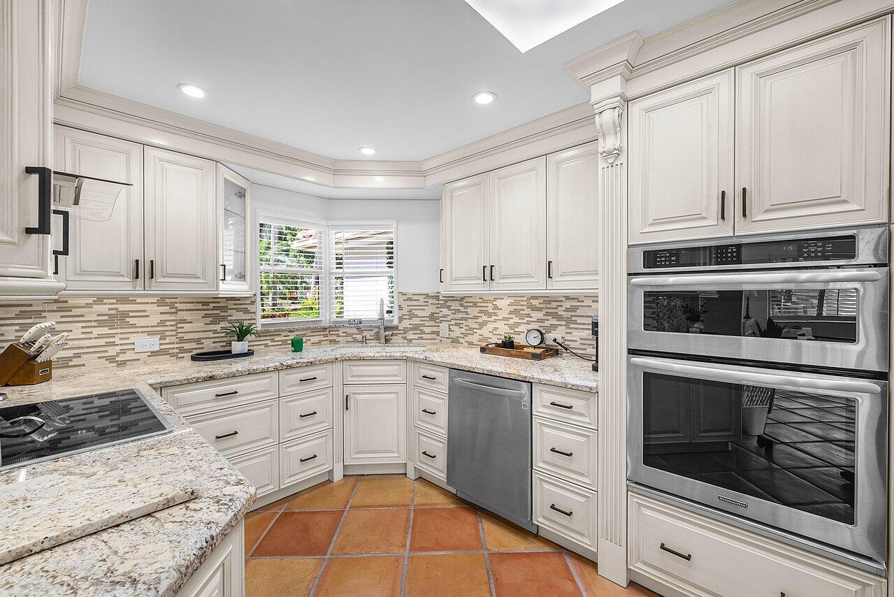 18 Bristol, Boynton Beach FL 33436