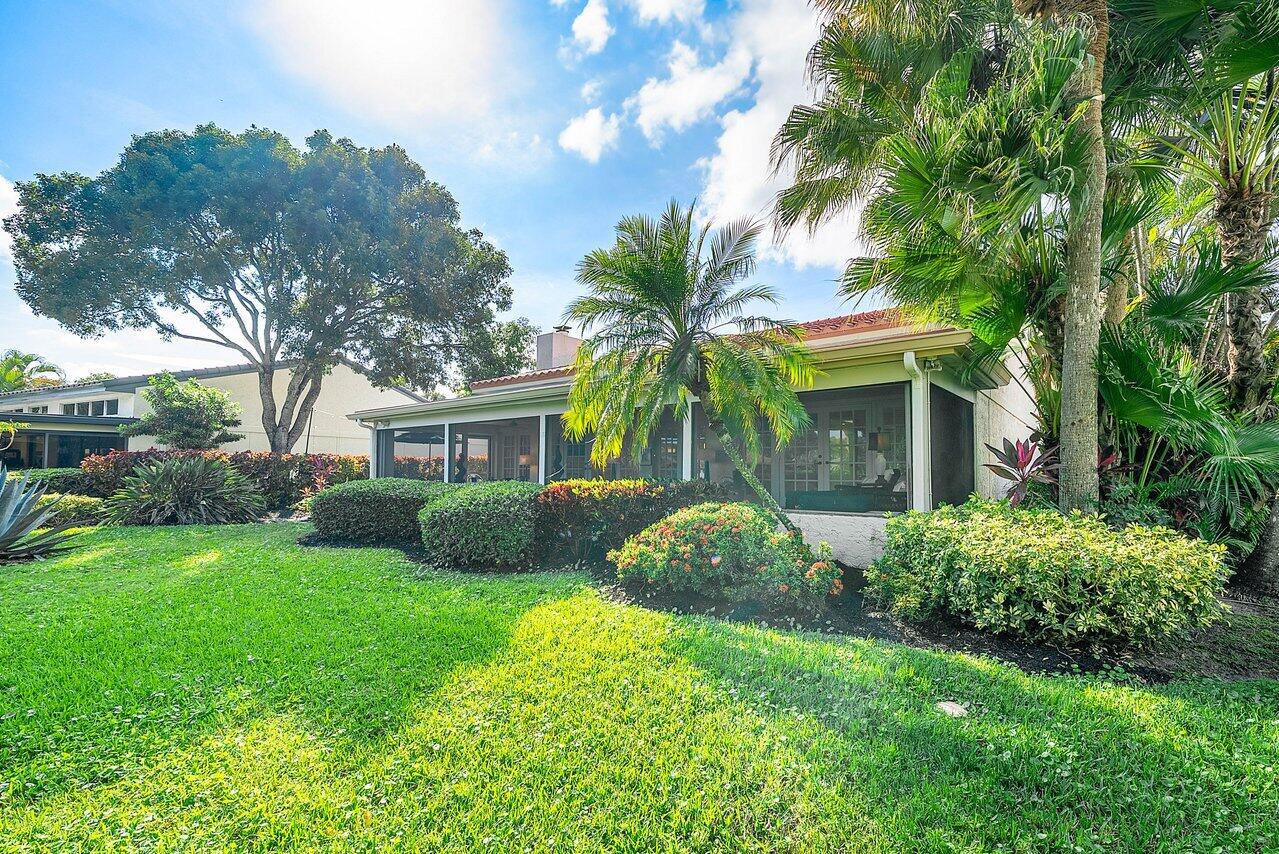 18 Bristol, Boynton Beach FL 33436