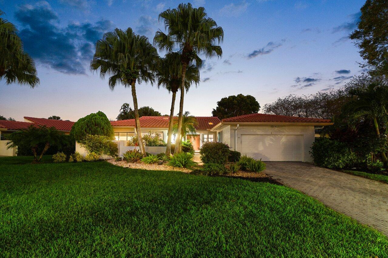 18 Bristol, Boynton Beach FL 33436