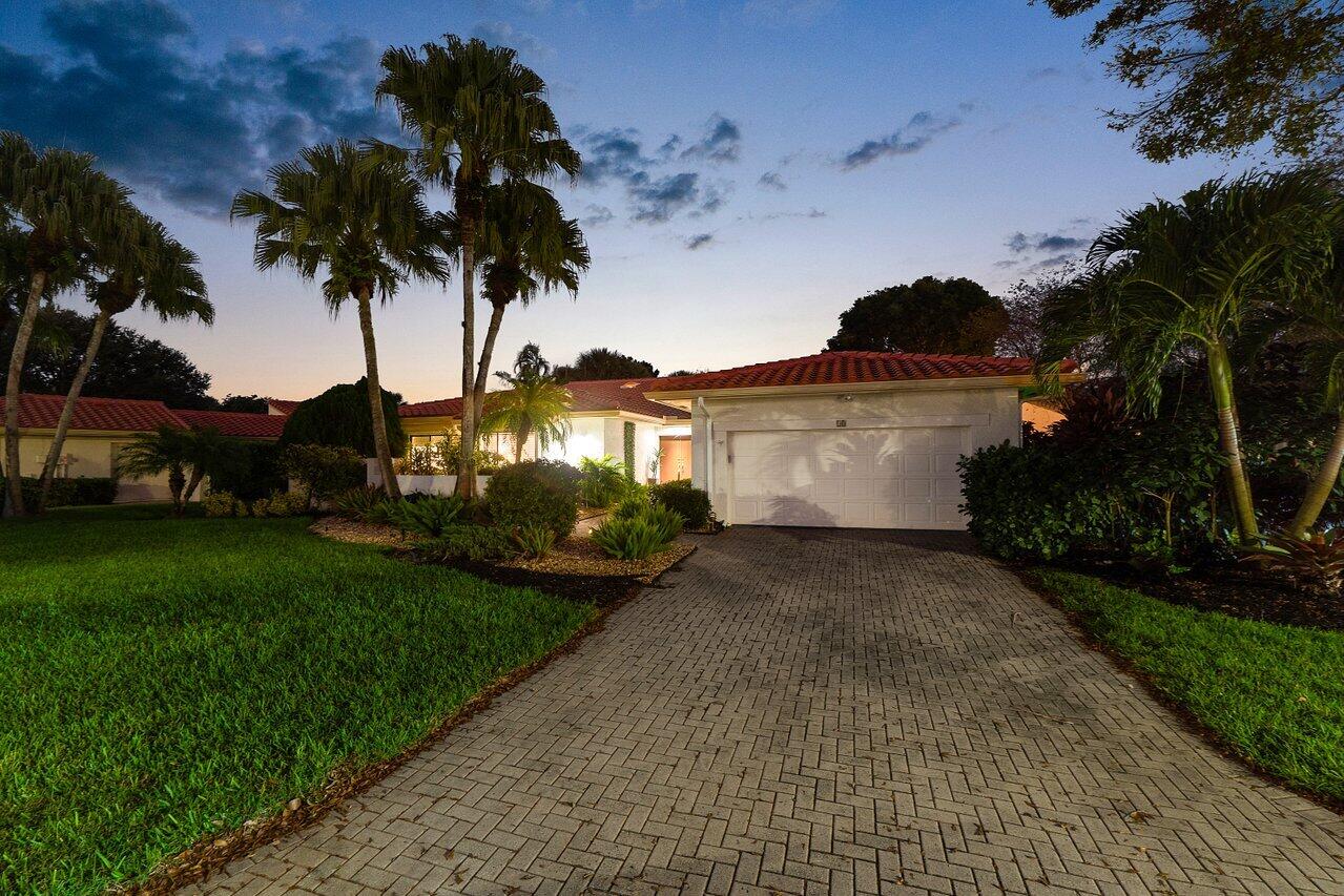 18 Bristol, Boynton Beach FL 33436