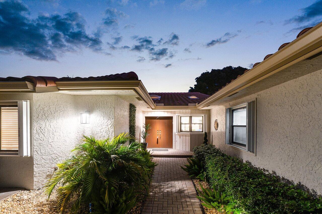 18 Bristol, Boynton Beach FL 33436