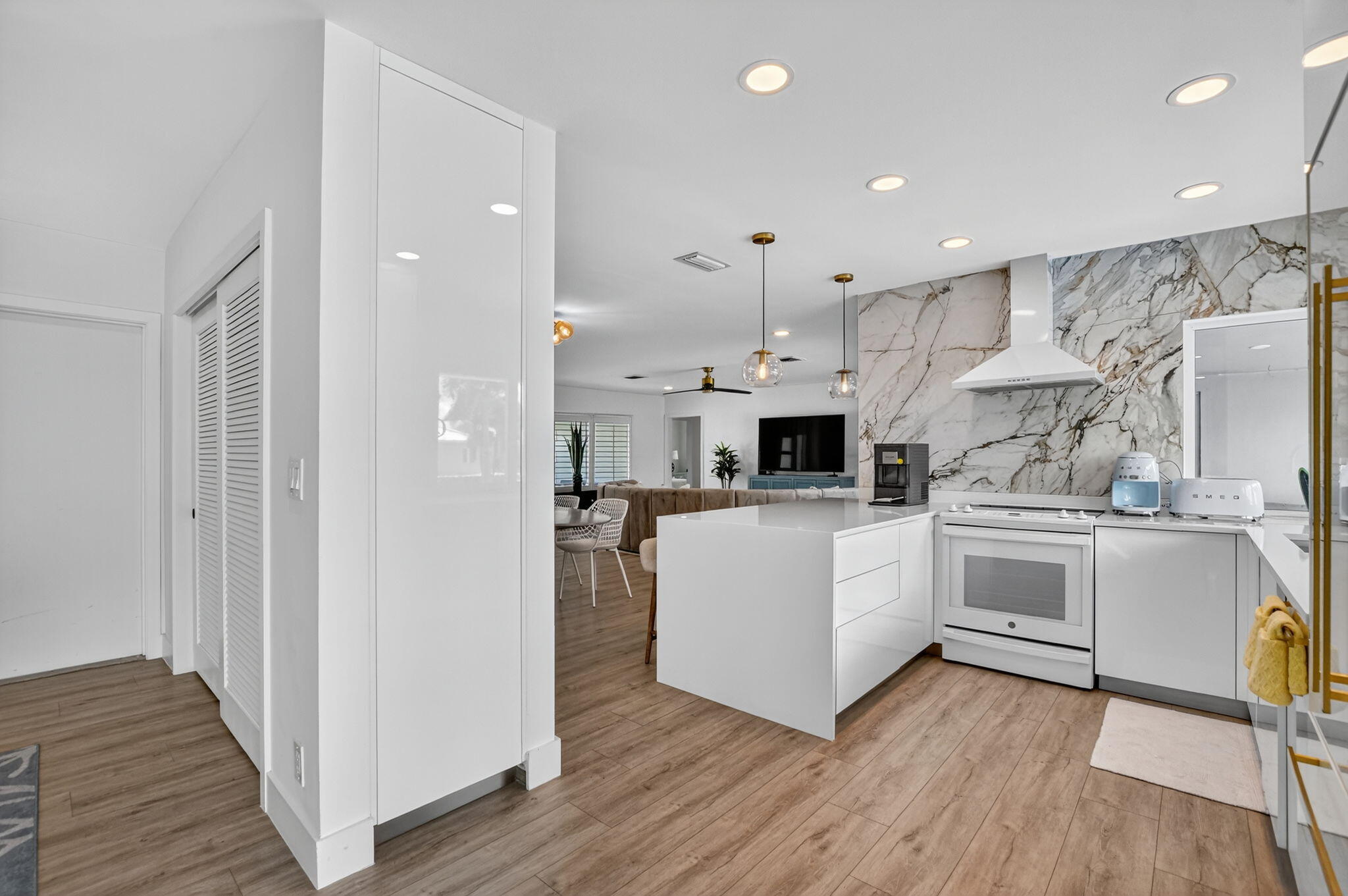 891 Hickory, Boca Raton FL 33486