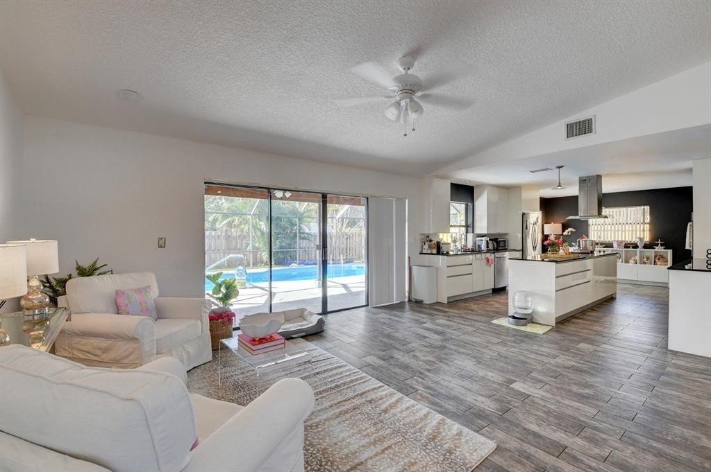 17679 Woodview, Boca Raton FL 33487
