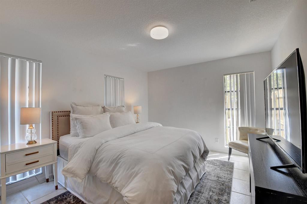 17679 Woodview, Boca Raton FL 33487