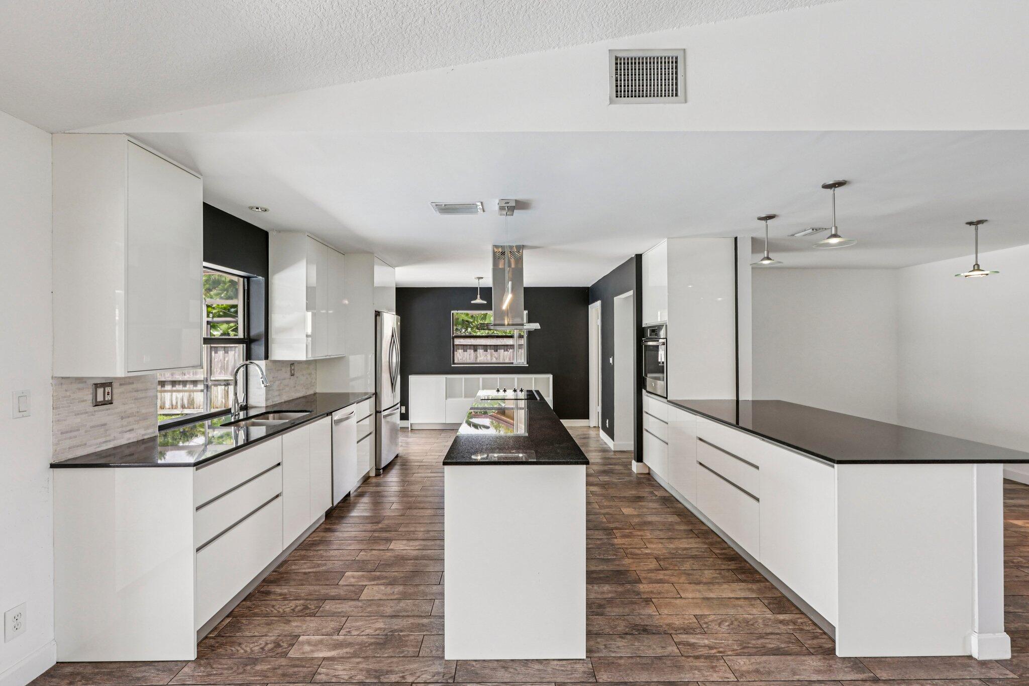 17679 Woodview, Boca Raton FL 33487