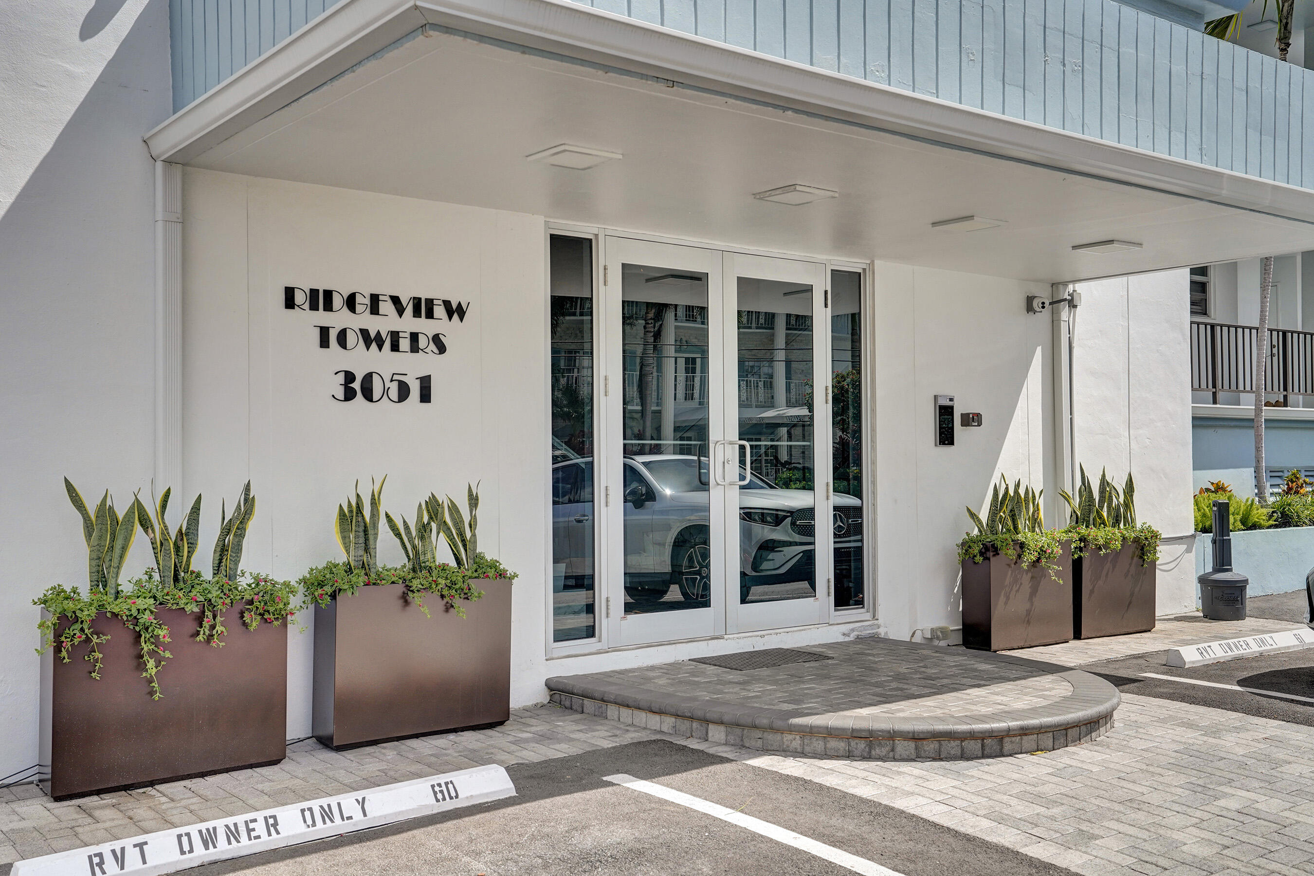 3051 NE 48th #702, Fort Lauderdale FL 33308