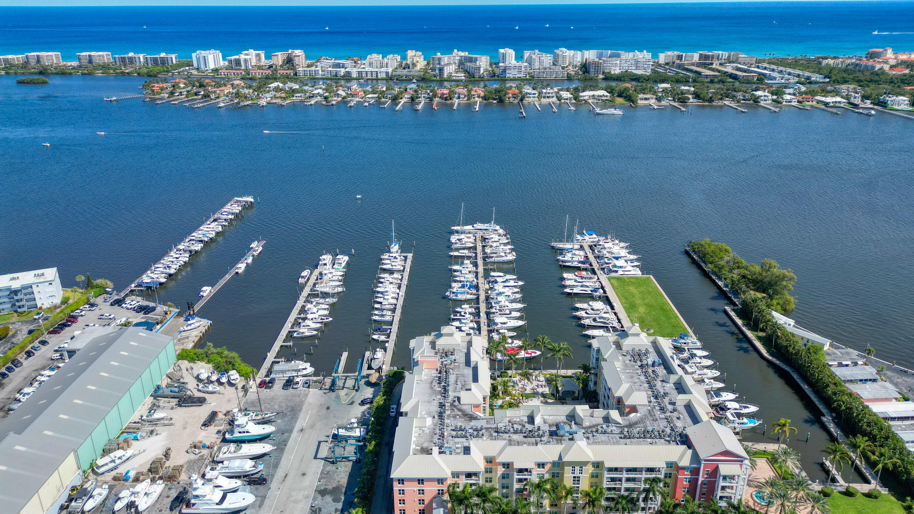 802 W Windward #311, Lantana FL 33462