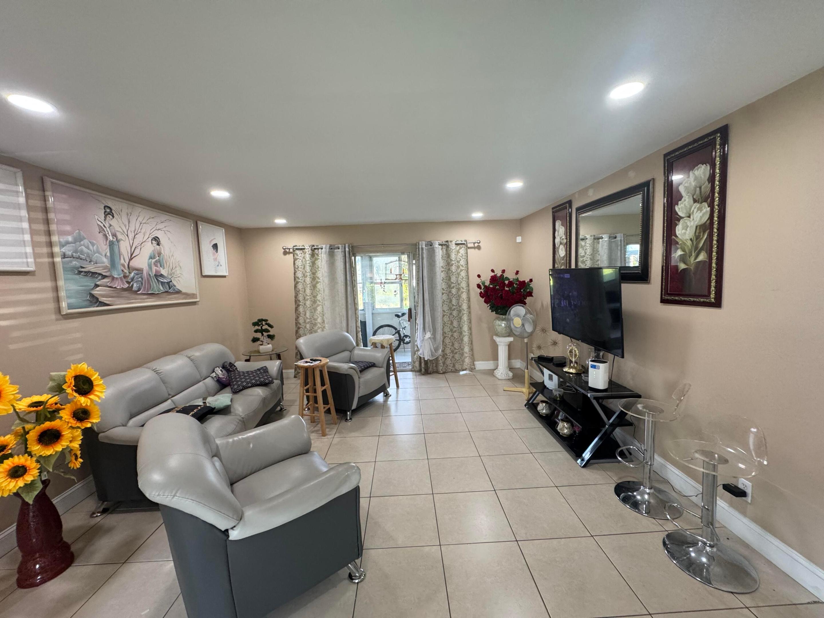725 Lori #107, Palm Springs FL 33461