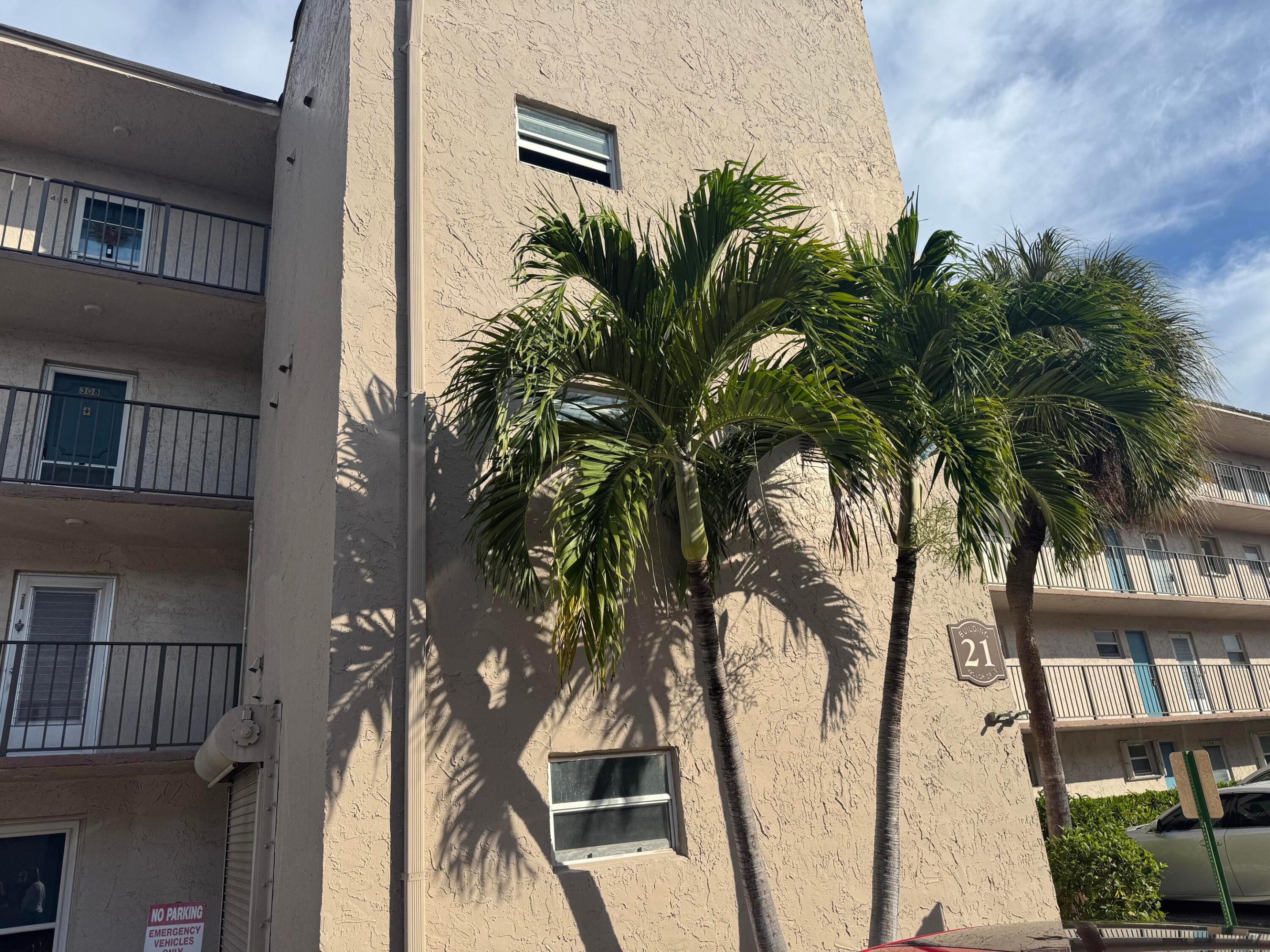725 Lori #107, Palm Springs FL 33461