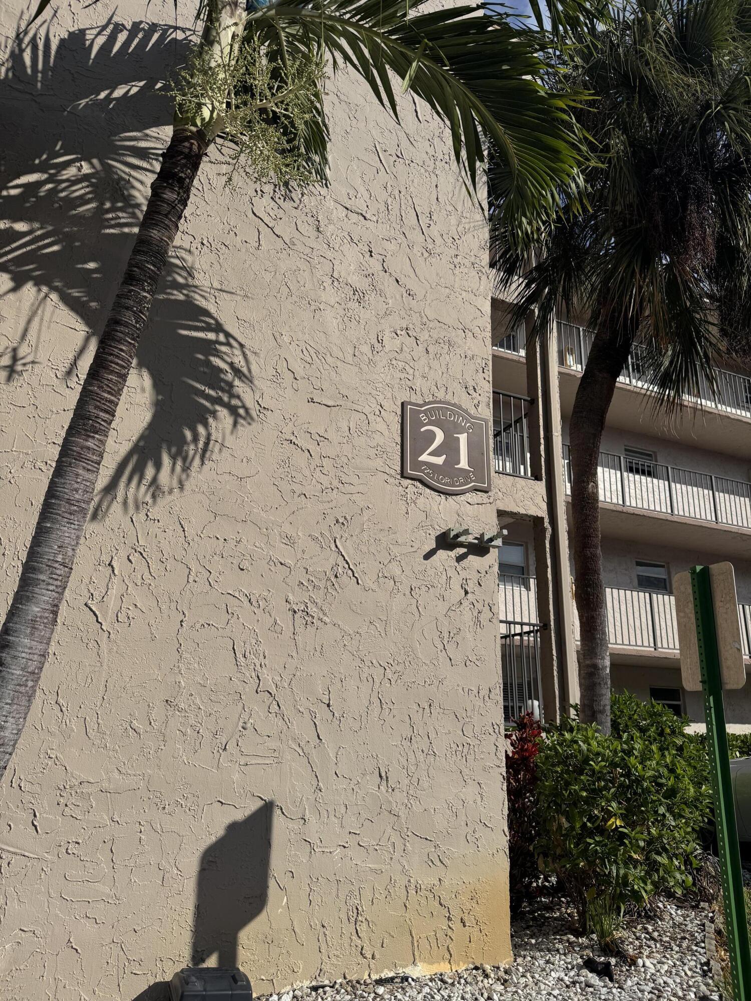 725 Lori #107, Palm Springs FL 33461