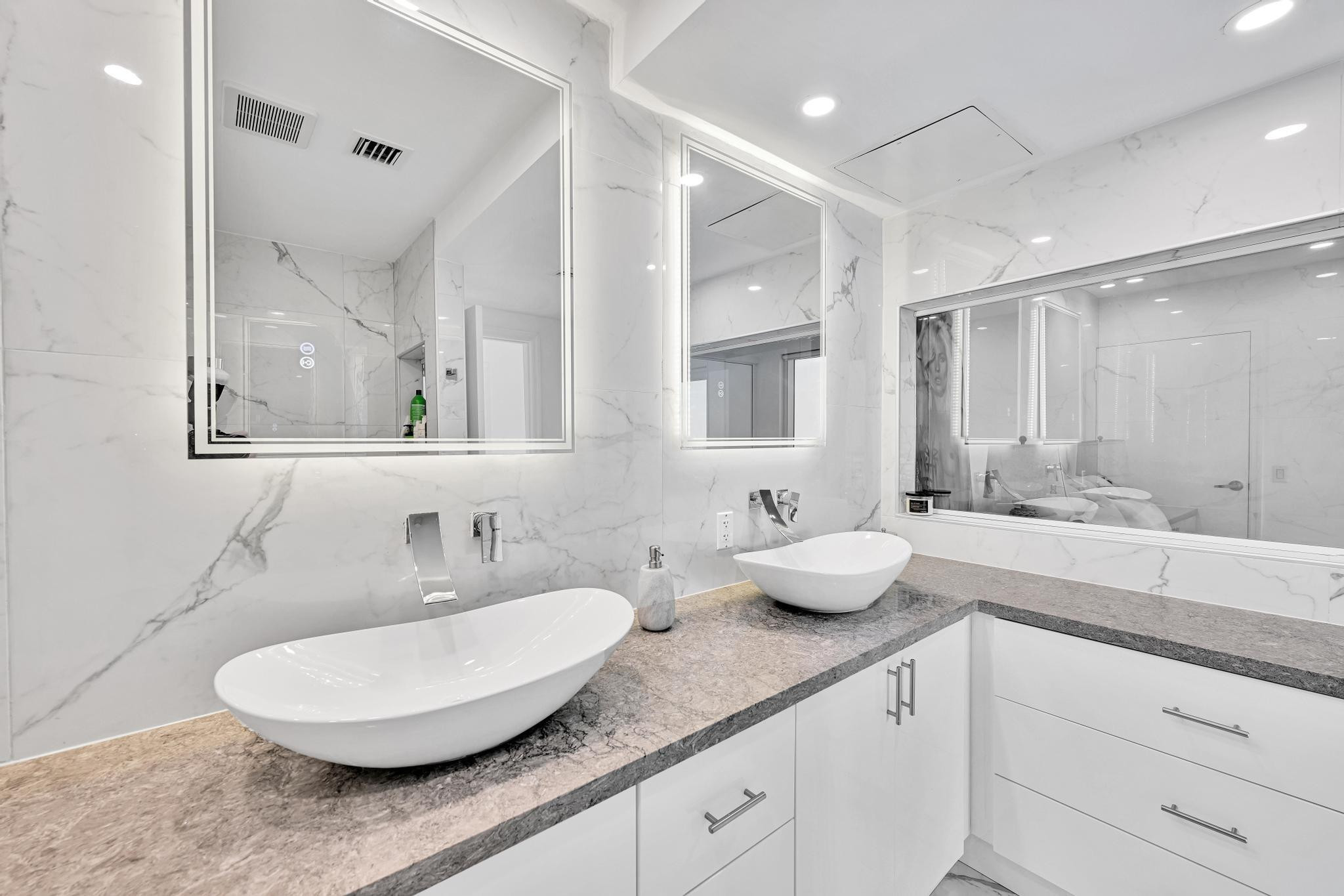 60 SW 13th #4013, Miami FL 33130