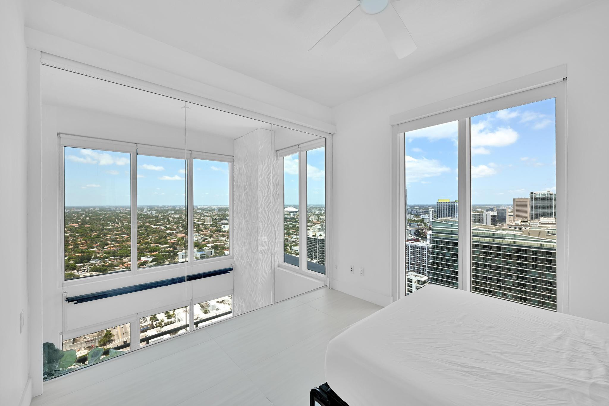 60 SW 13th #4013, Miami FL 33130
