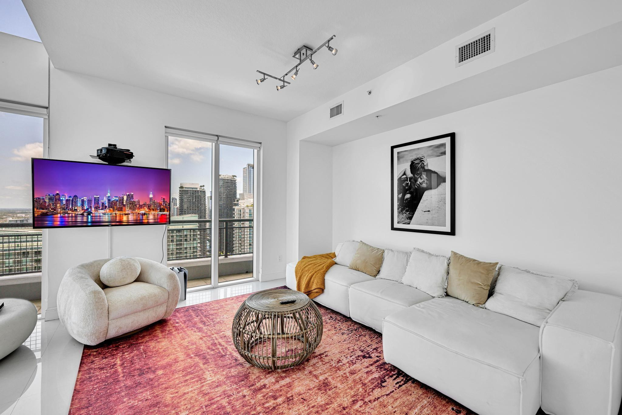 60 SW 13th #4013, Miami FL 33130