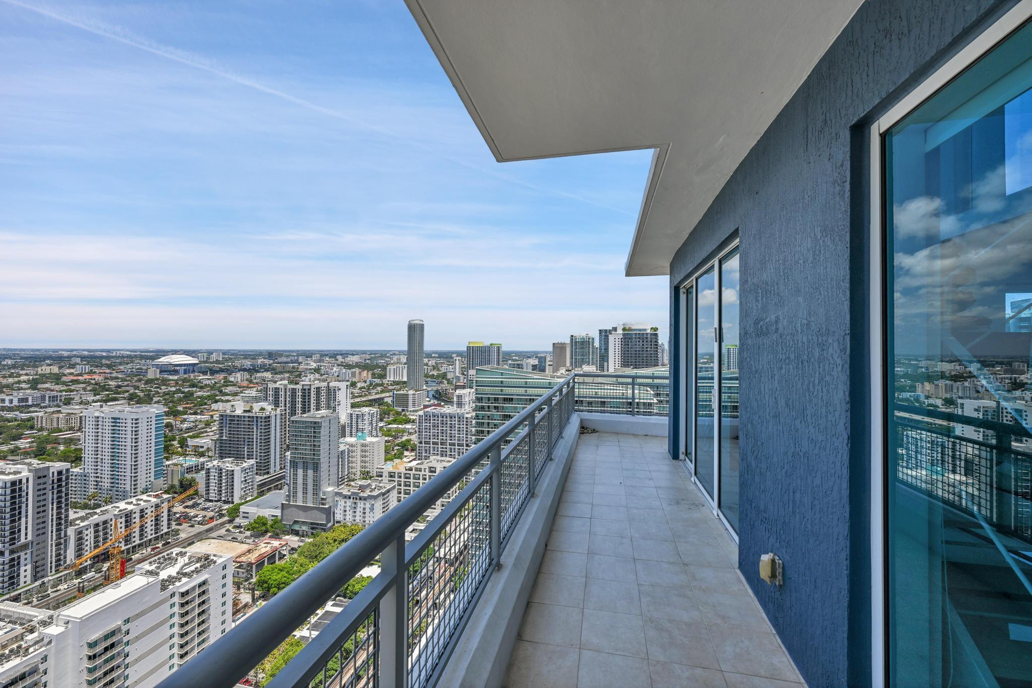 60 SW 13th #4013, Miami FL 33130