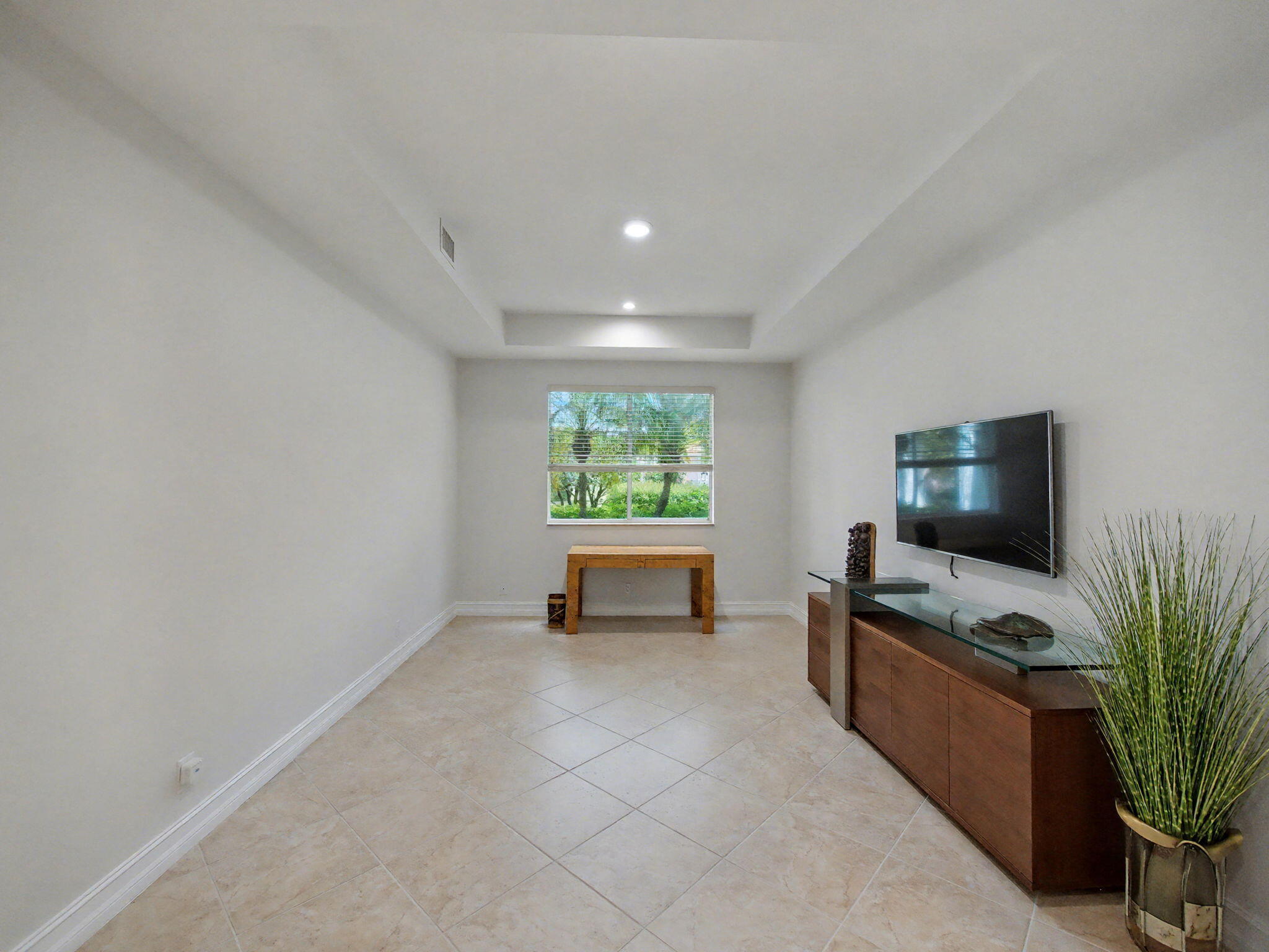 123 Palm Bay #A, Palm Beach Gardens FL 33418