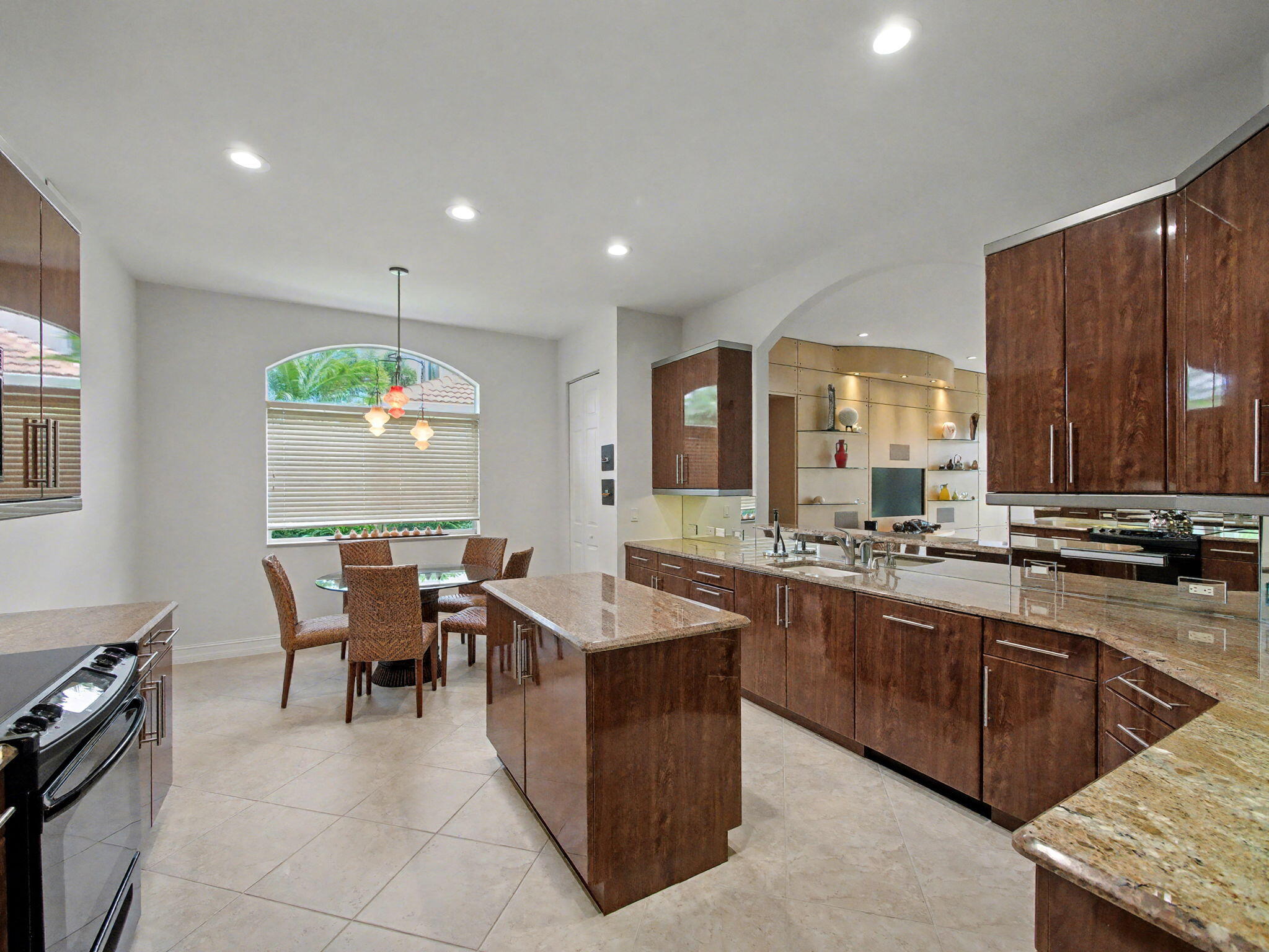 123 Palm Bay #A, Palm Beach Gardens FL 33418