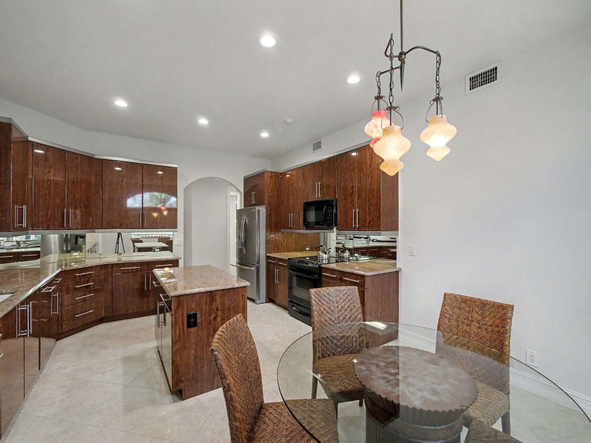 123 Palm Bay #A, Palm Beach Gardens FL 33418