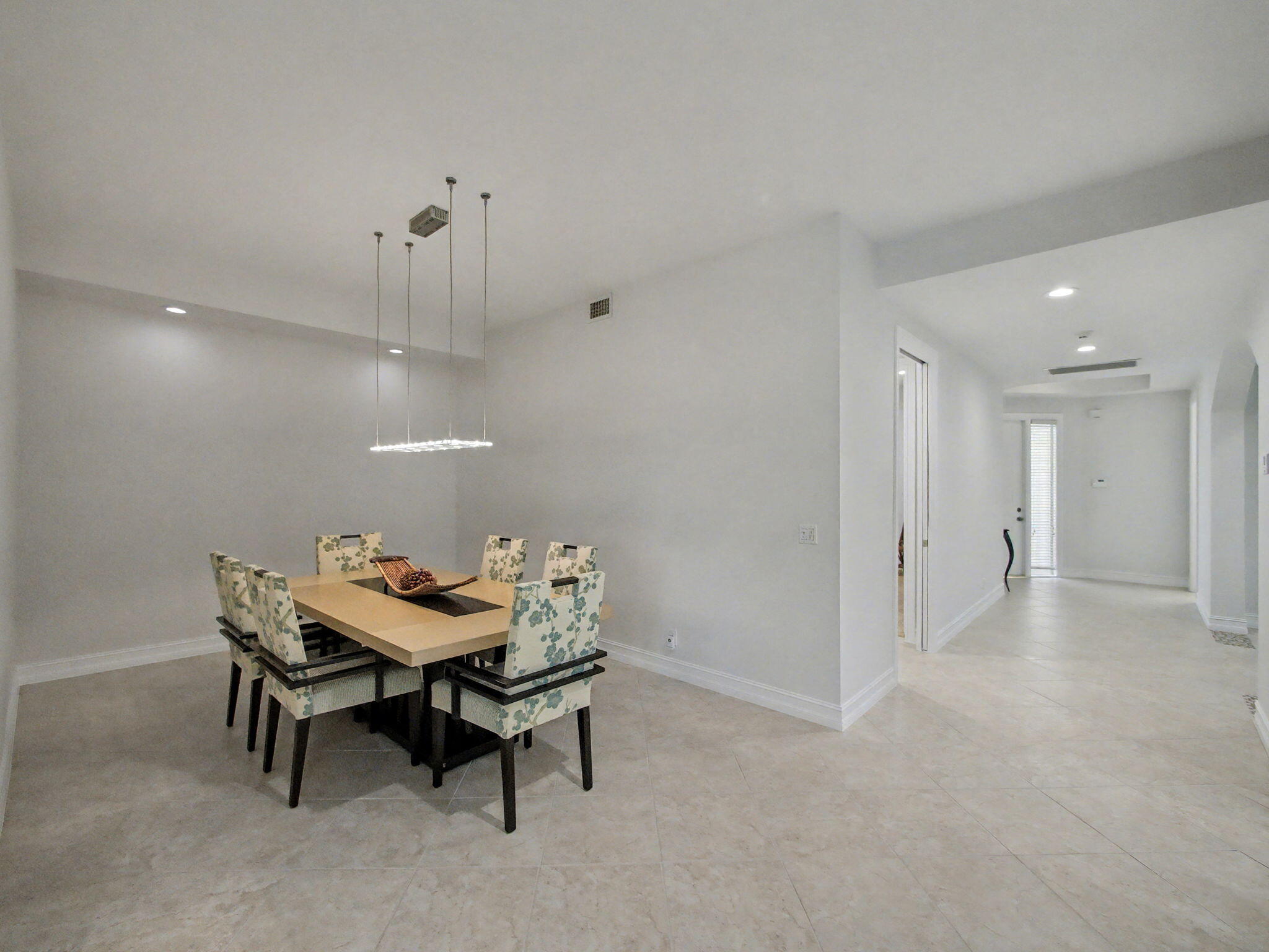 123 Palm Bay #A, Palm Beach Gardens FL 33418