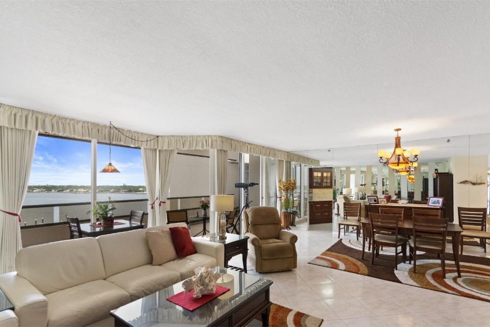 100 Lakeshore #754, North Palm Beach FL 33408