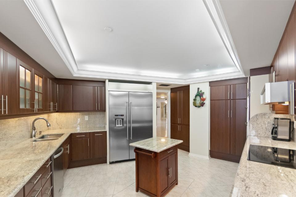 100 Lakeshore #754, North Palm Beach FL 33408
