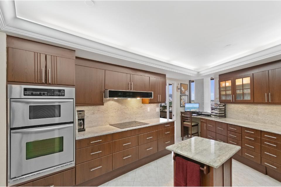 100 Lakeshore #754, North Palm Beach FL 33408