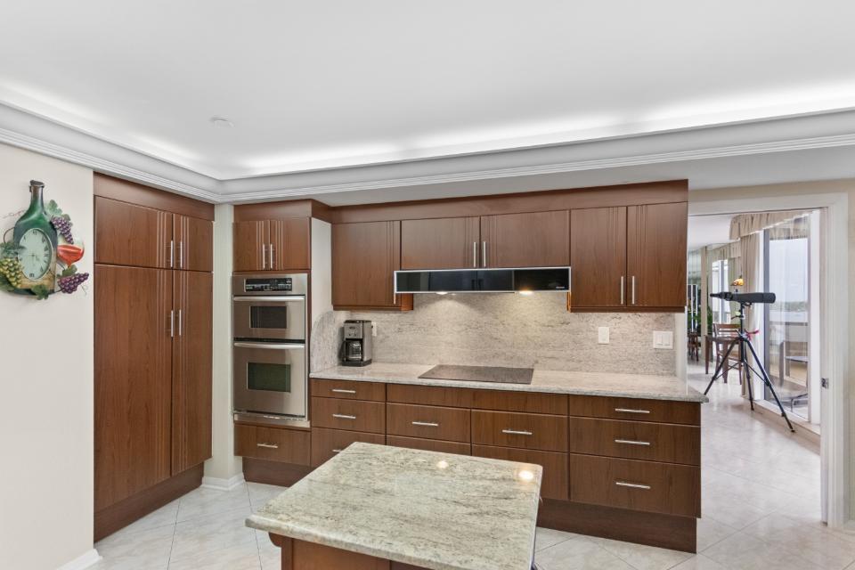 100 Lakeshore #754, North Palm Beach FL 33408