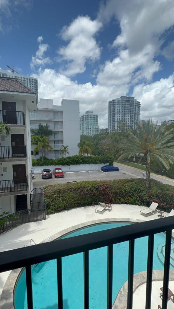 924 SE 2nd #20, Fort Lauderdale FL 33301