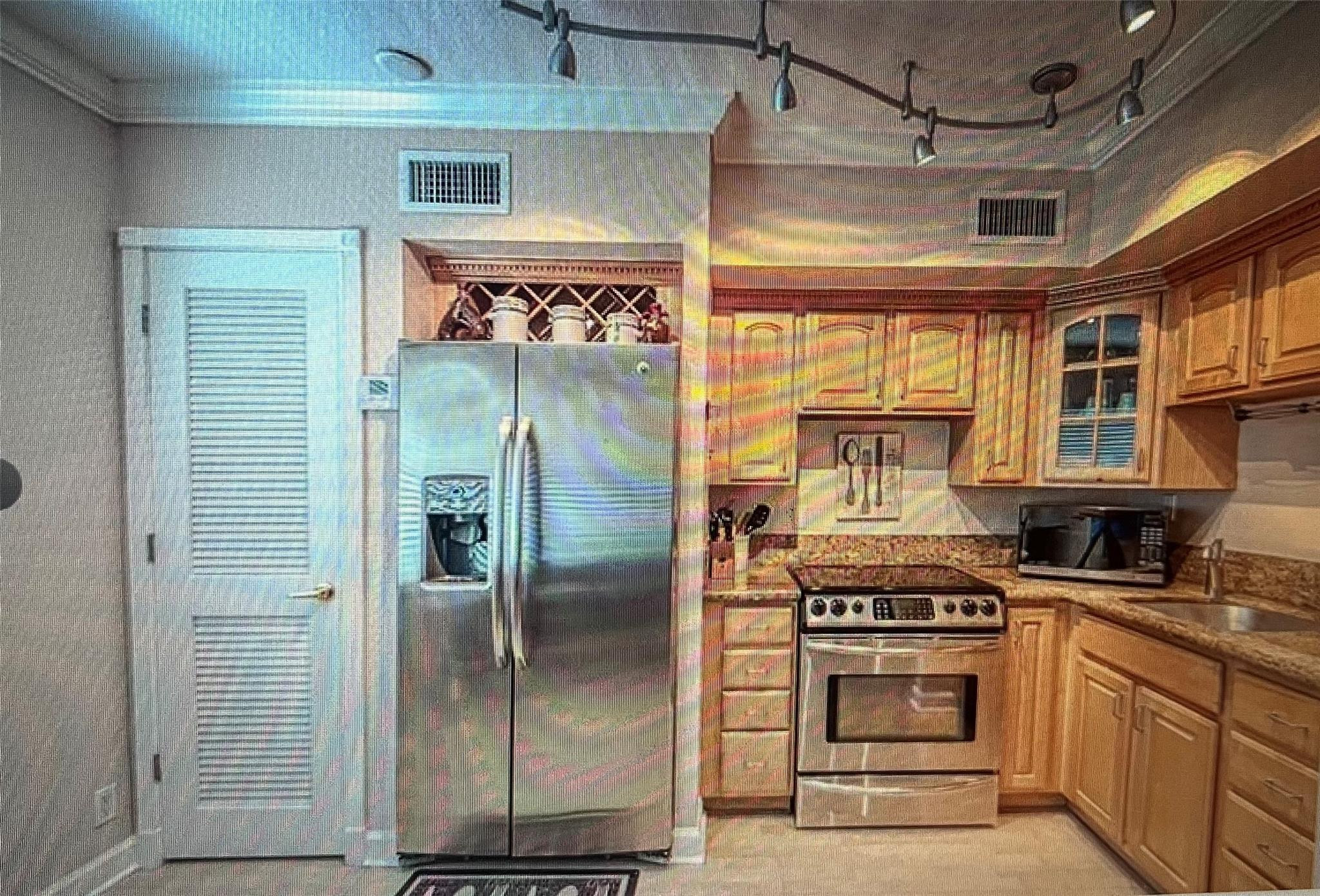 924 SE 2nd #20, Fort Lauderdale FL 33301
