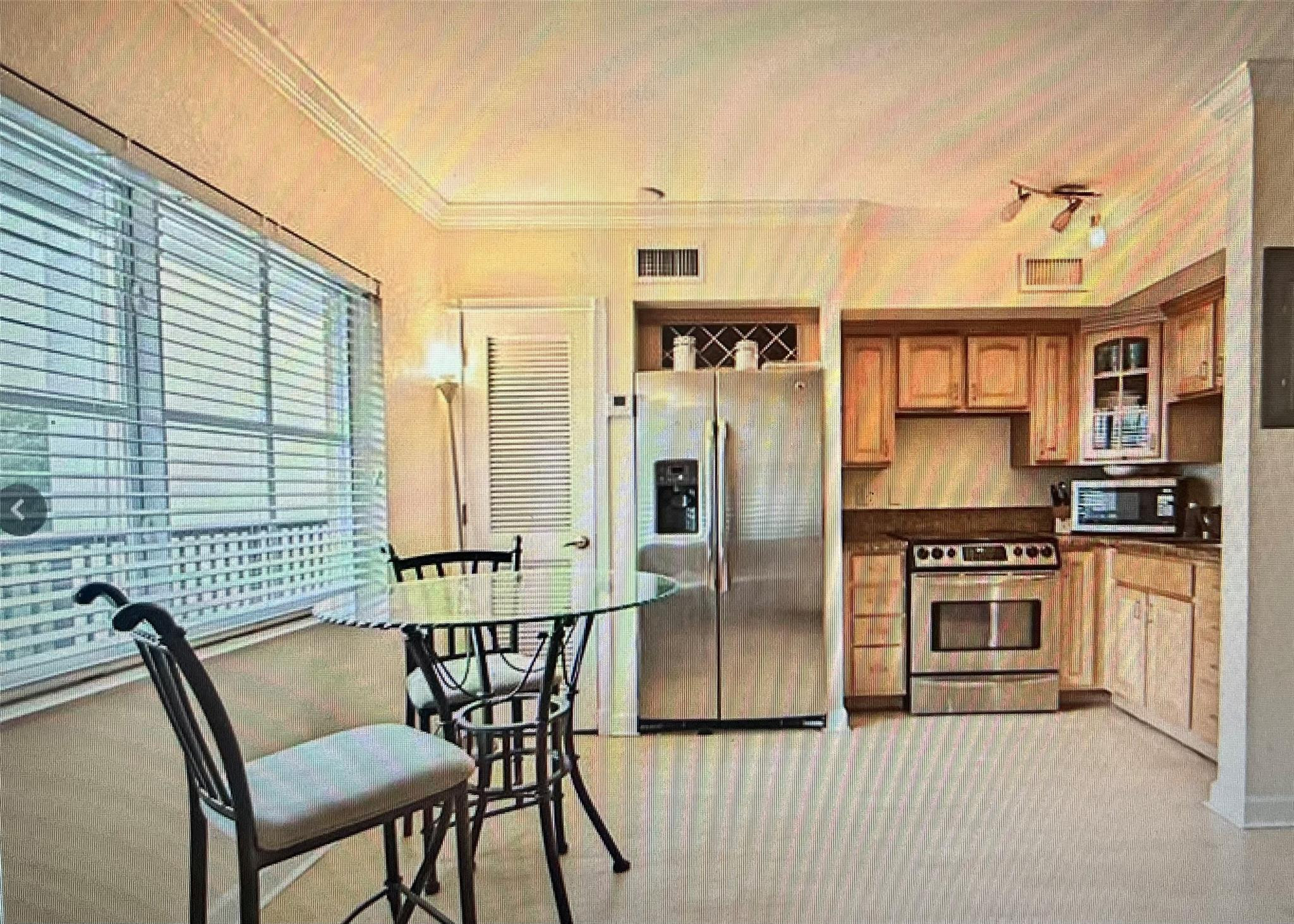 924 SE 2nd #20, Fort Lauderdale FL 33301