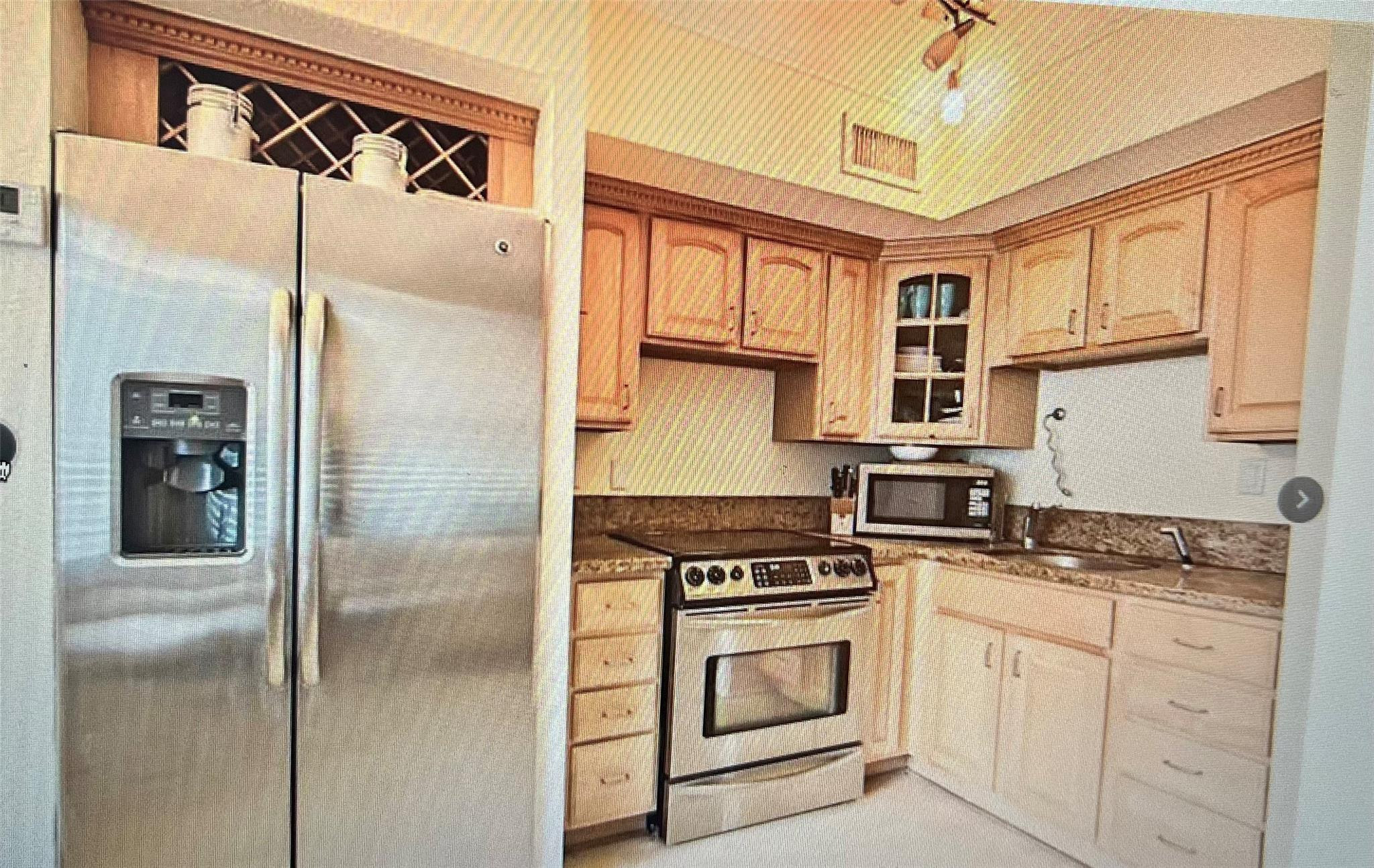 924 SE 2nd #20, Fort Lauderdale FL 33301