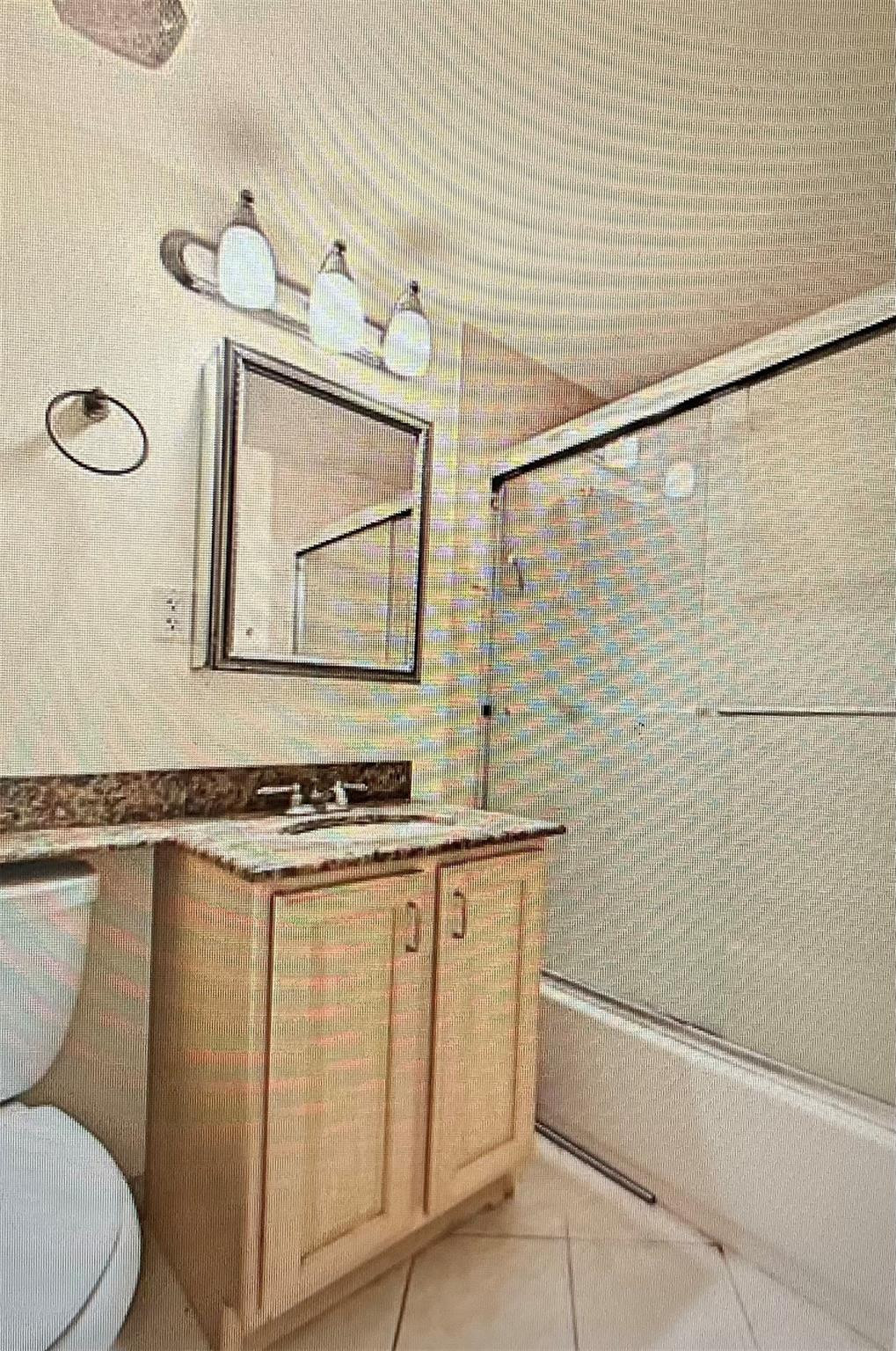 924 SE 2nd #20, Fort Lauderdale FL 33301