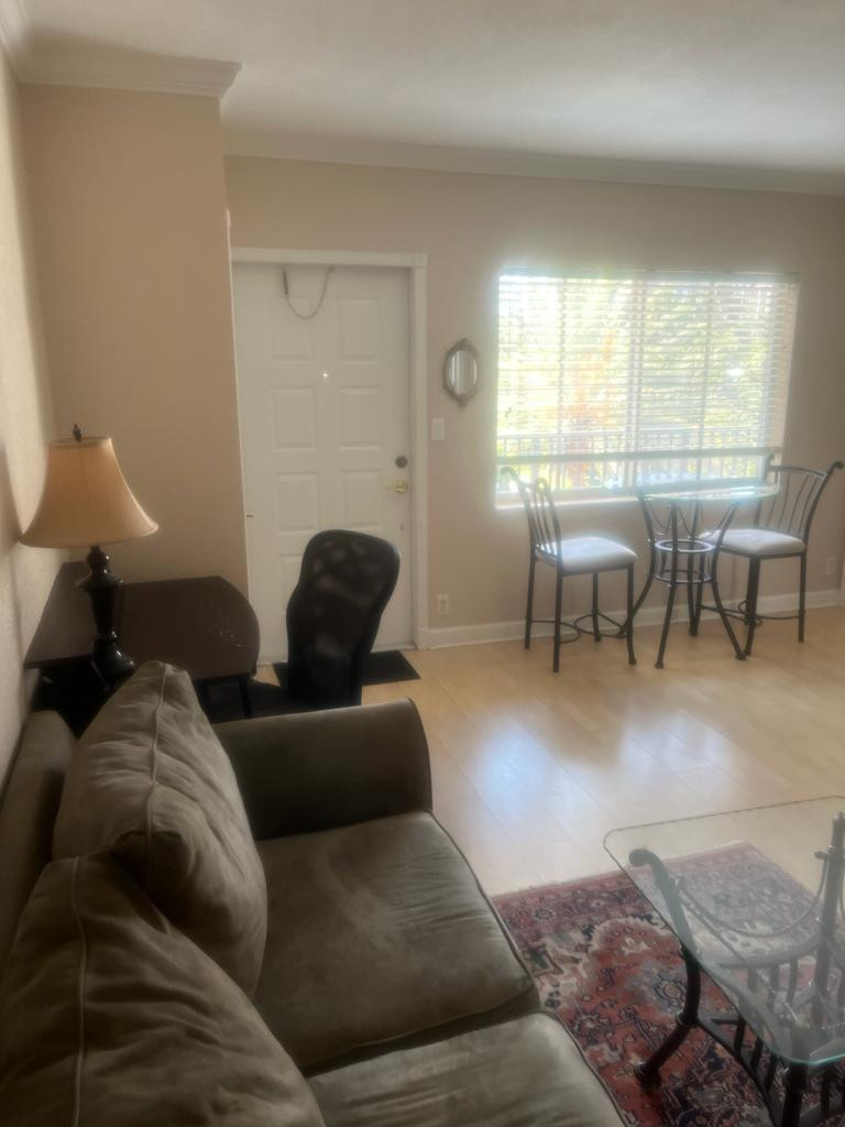 924 SE 2nd #20, Fort Lauderdale FL 33301