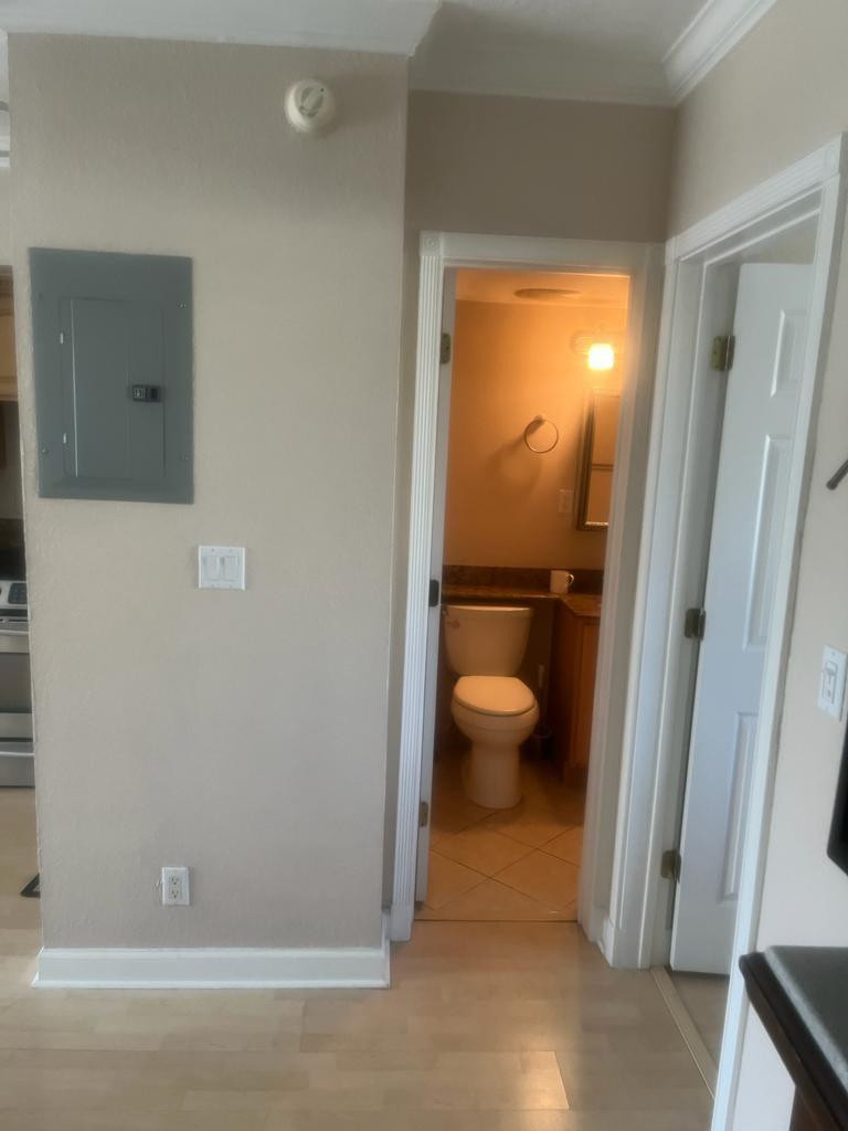 924 SE 2nd #20, Fort Lauderdale FL 33301