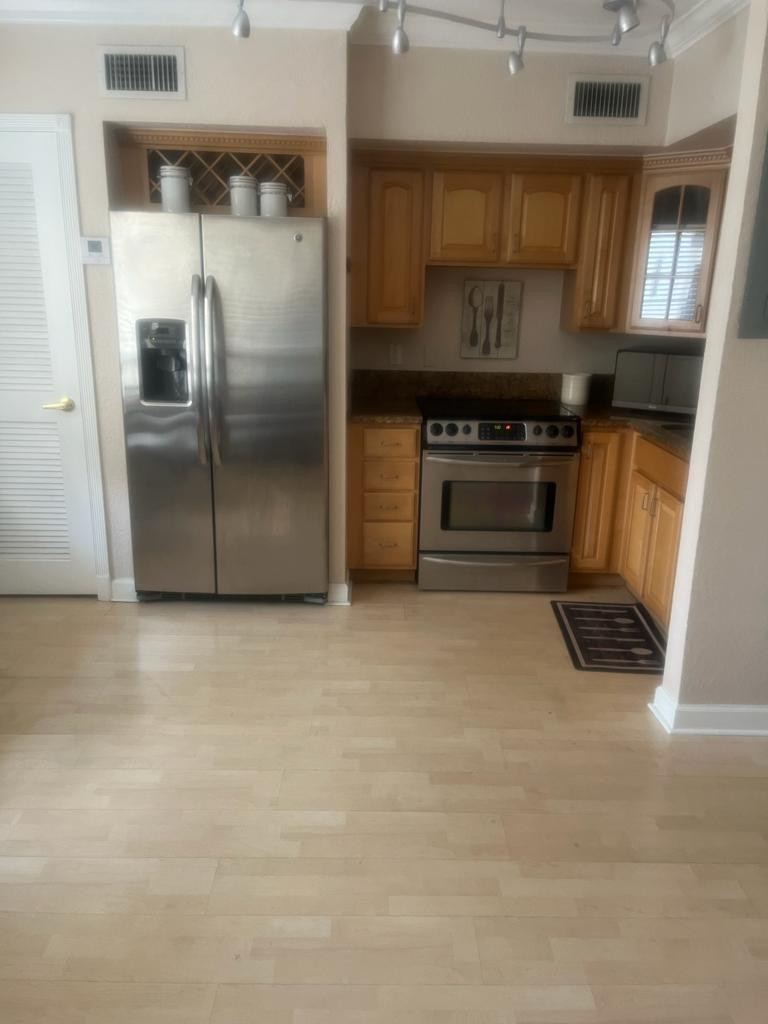 924 SE 2nd #20, Fort Lauderdale FL 33301