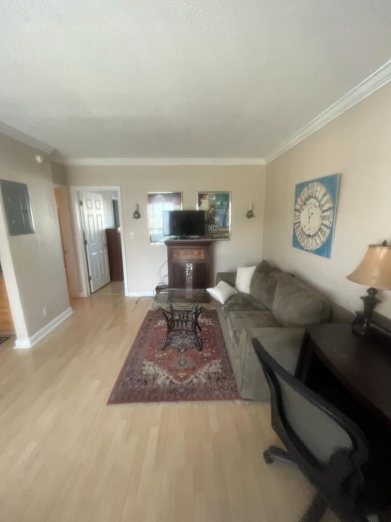 924 SE 2nd #20, Fort Lauderdale FL 33301