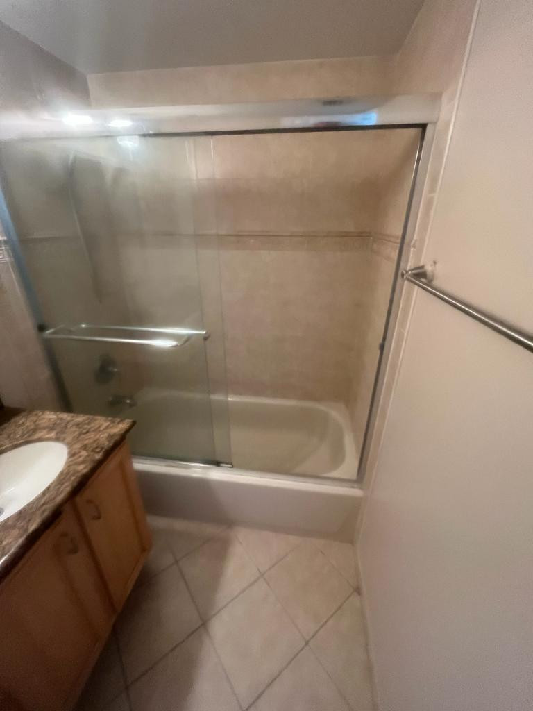 924 SE 2nd #20, Fort Lauderdale FL 33301