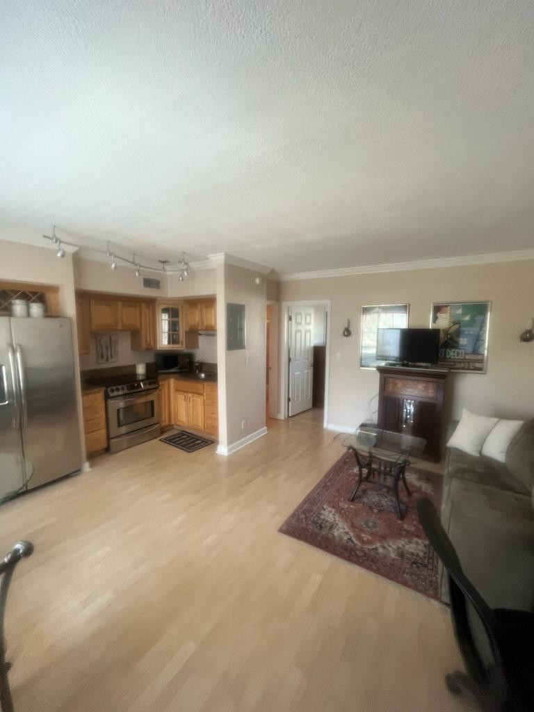 924 SE 2nd #20, Fort Lauderdale FL 33301