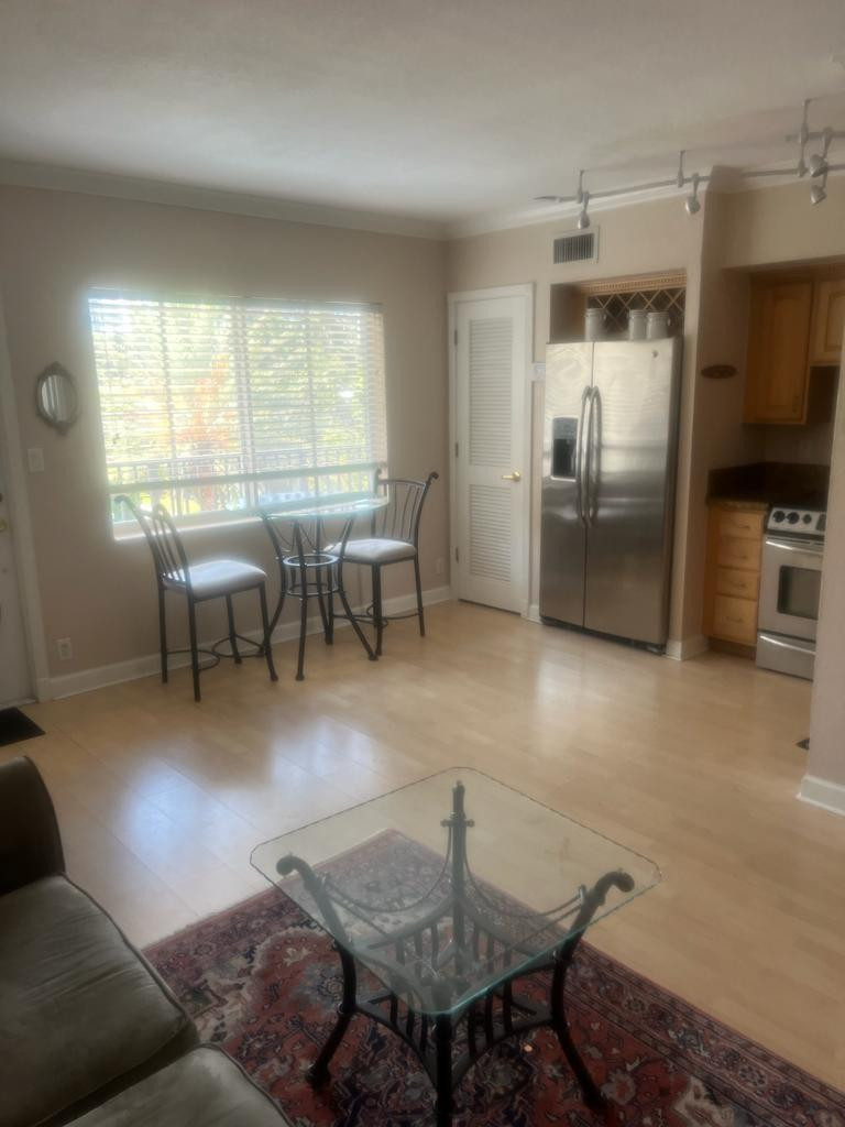 924 SE 2nd #20, Fort Lauderdale FL 33301
